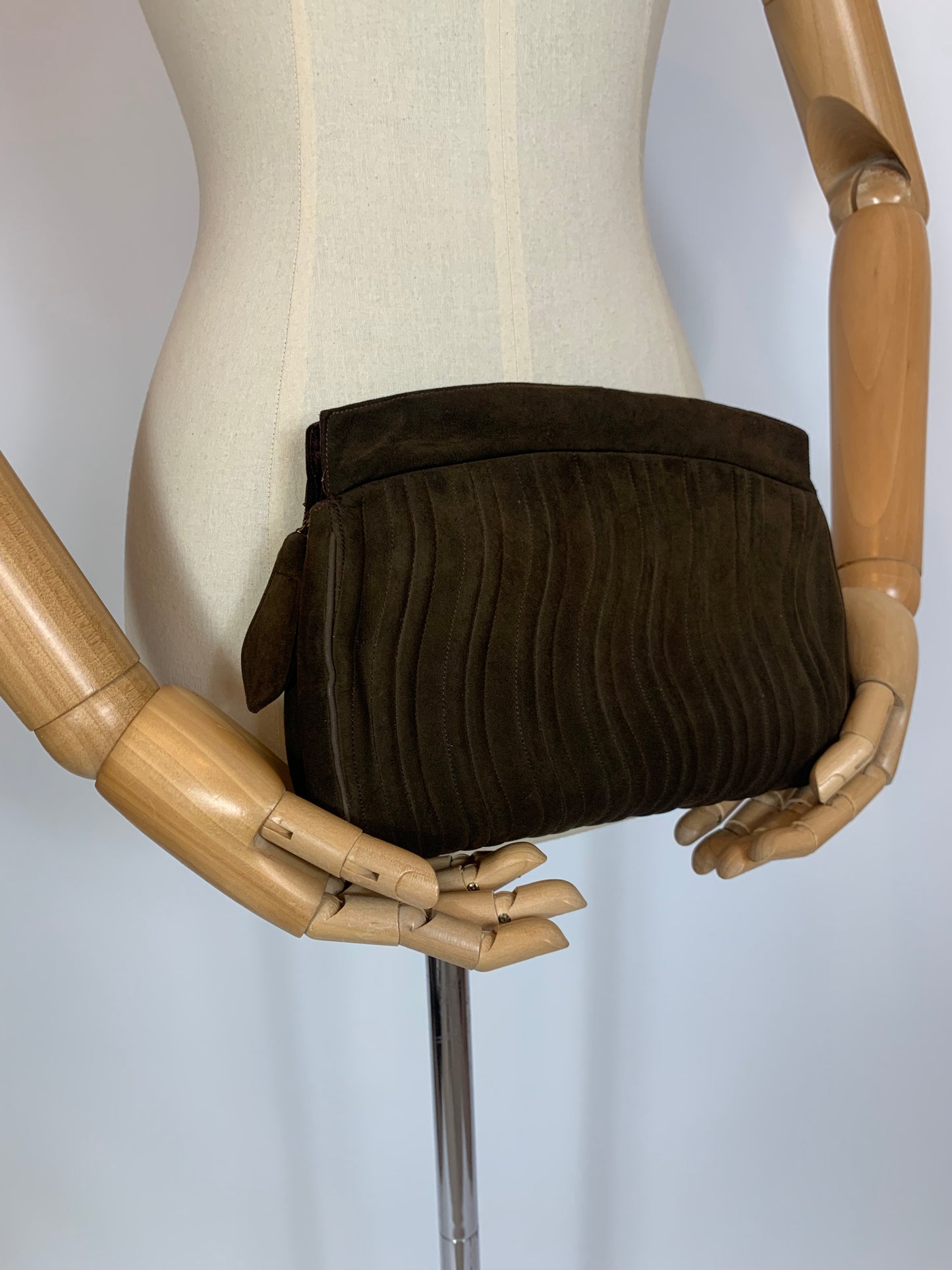 Original 1930’s Gorgeous Soft suede clutch - mid brown.