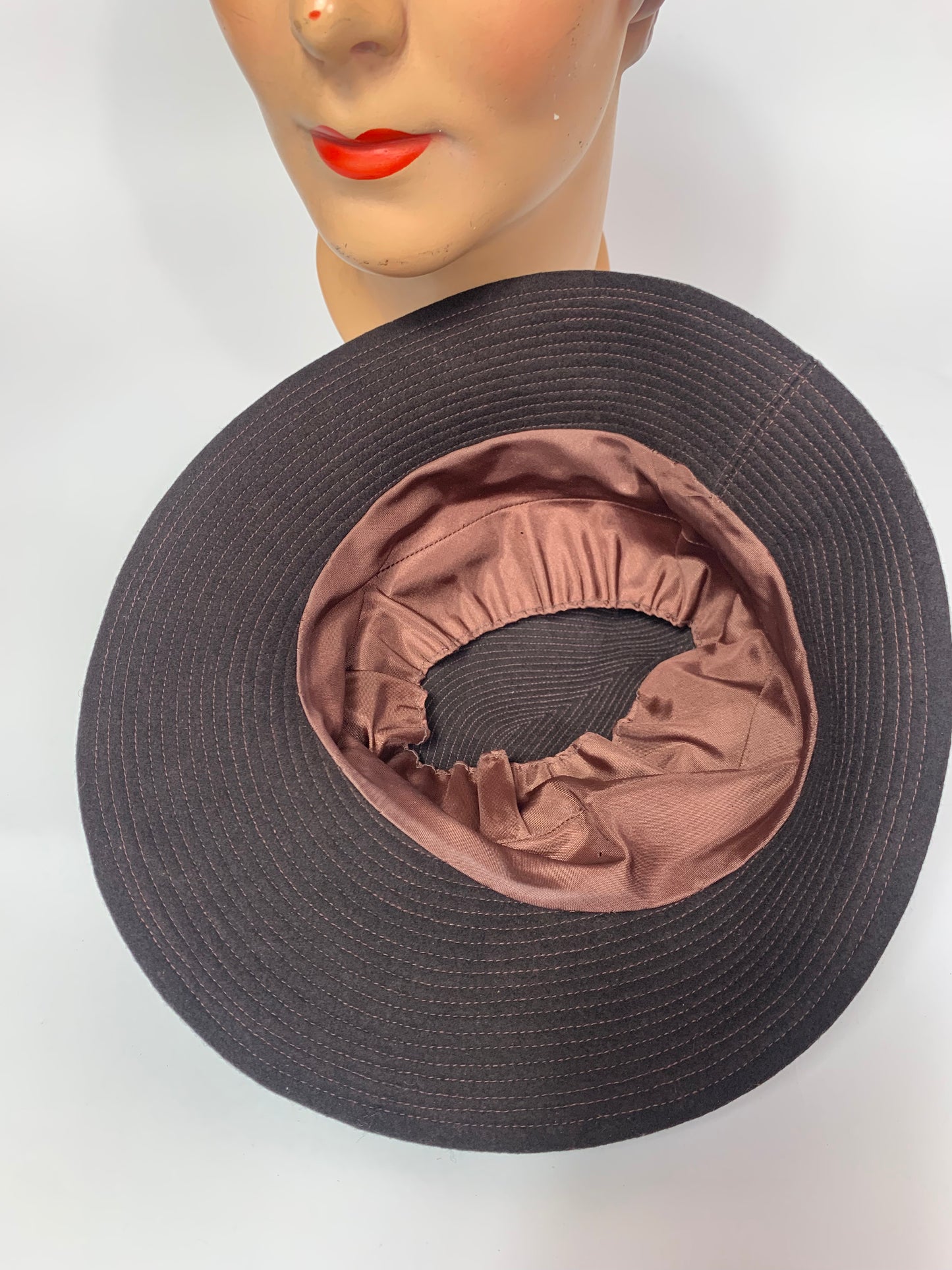 Original 1930’s Beautiful Velvet & Felt hat - dark brown