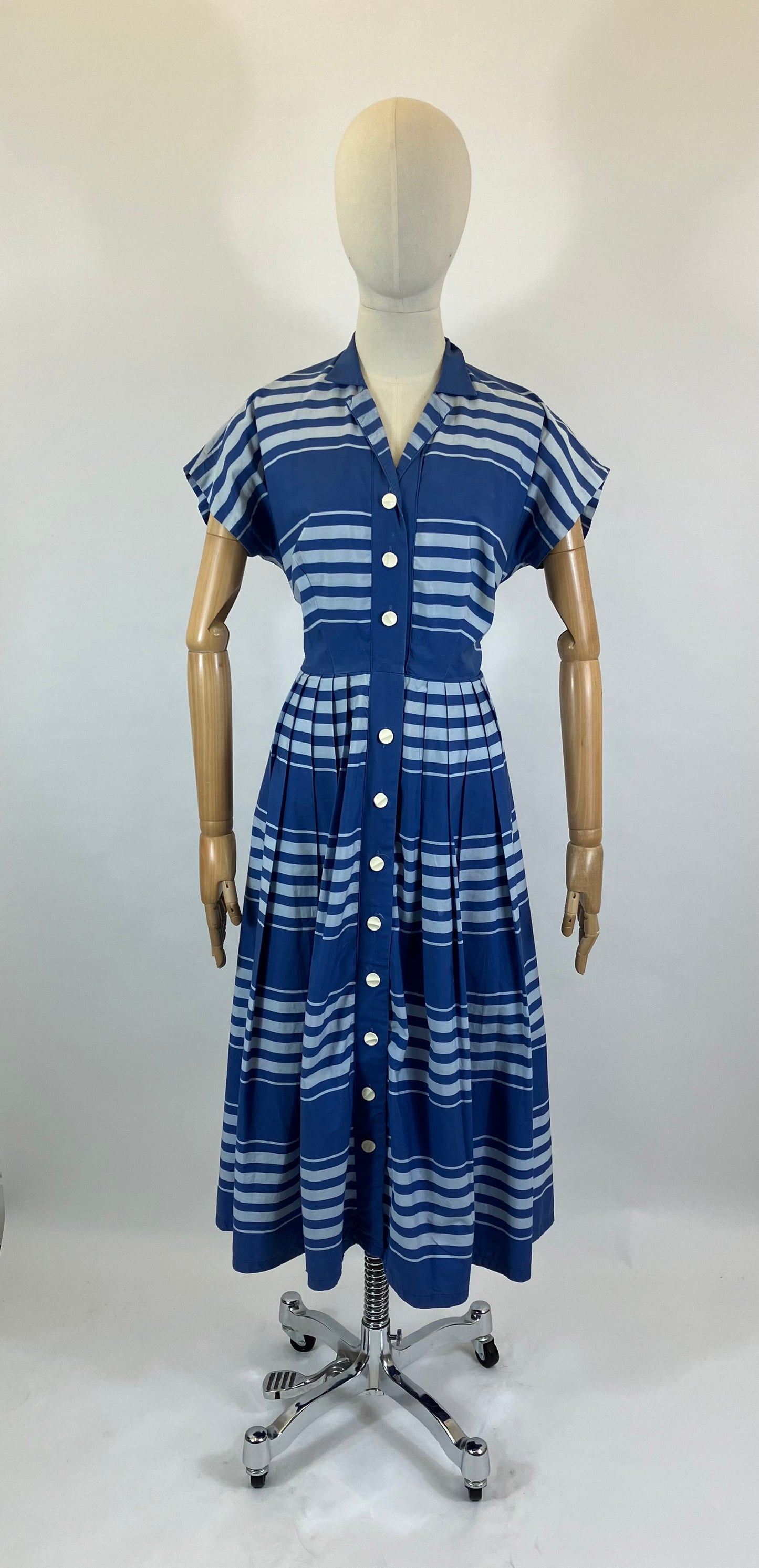 Original 1950’s Cotton Day dress - in hues of Blues