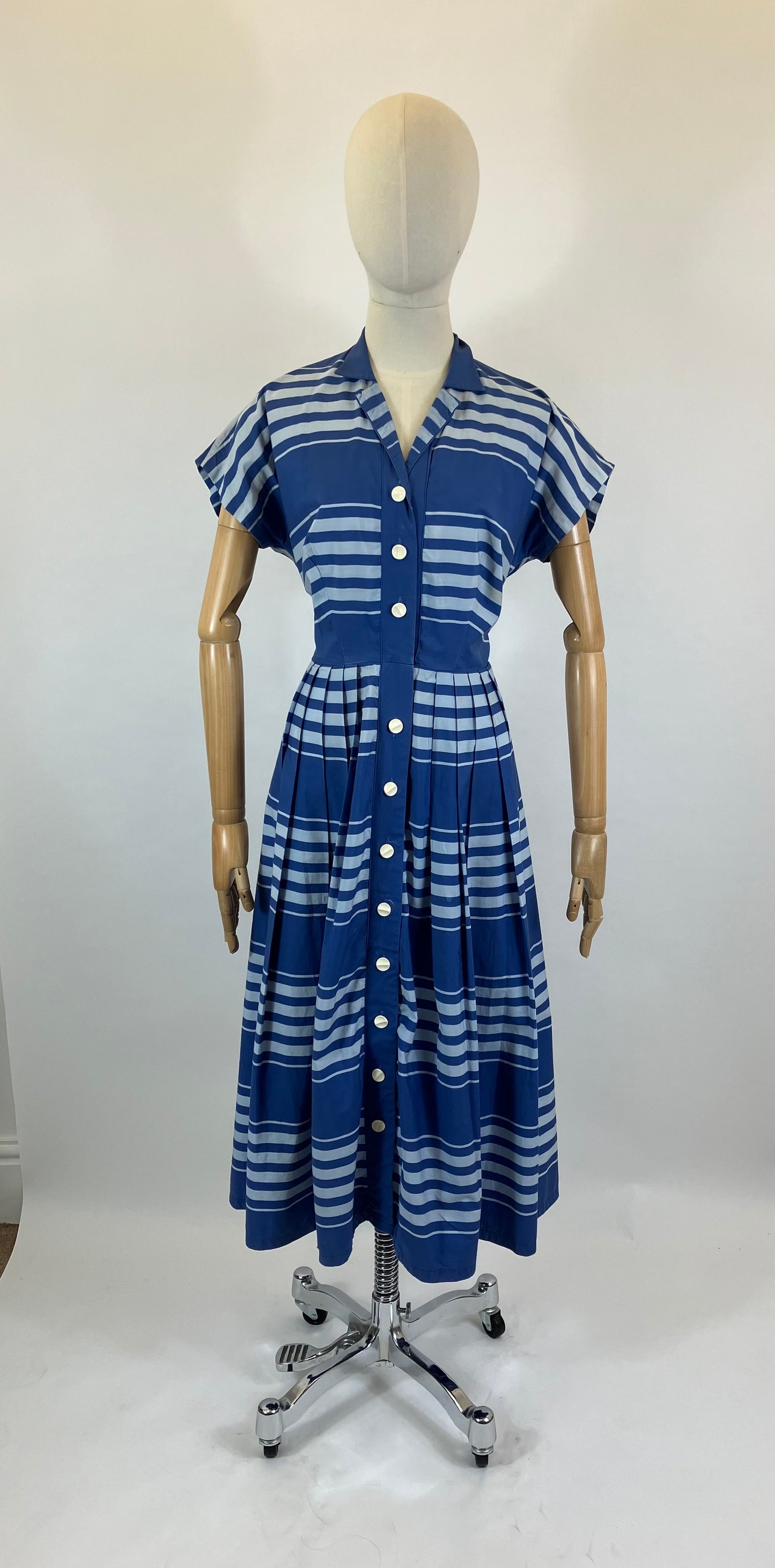 Original 1950’s Cotton Day dress - in hues of Blues