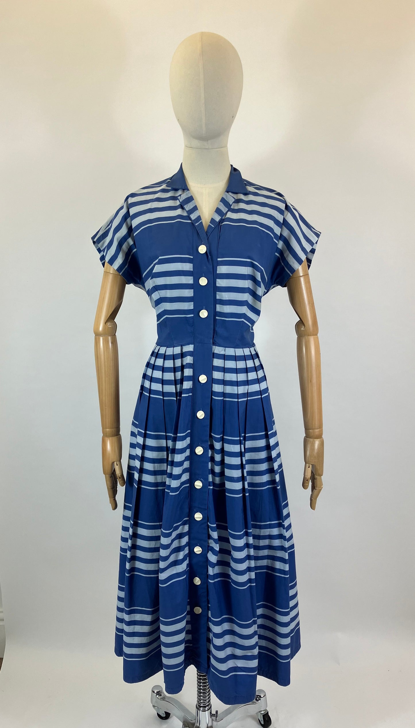 Original 1950’s Cotton Day dress - in hues of Blues