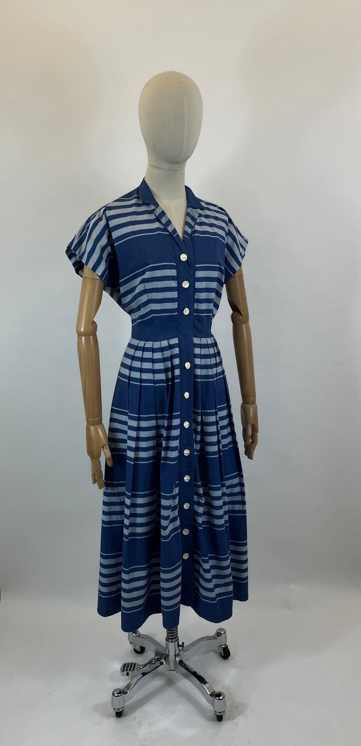 Original 1950’s Cotton Day dress - in hues of Blues