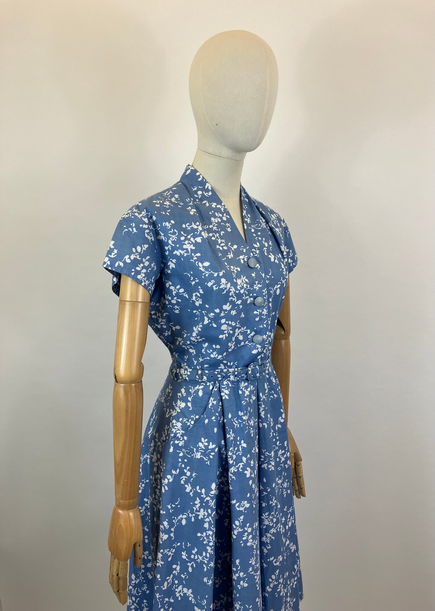 Original 1940’s/ 1950’s Cotton day dress - in Powder Blue