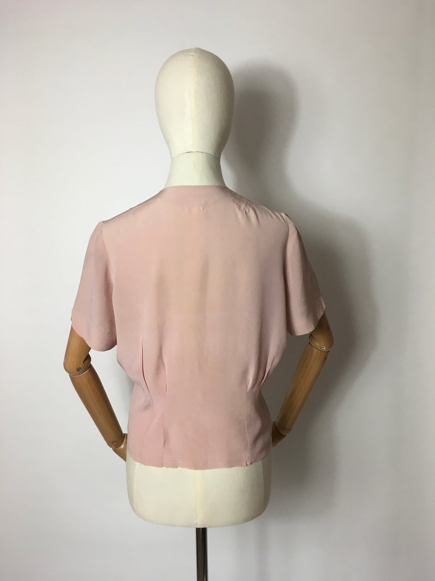 Original 1940’s Crepe Blouse in Blush Pink - Lovely Shaped Detailing to the Neckline