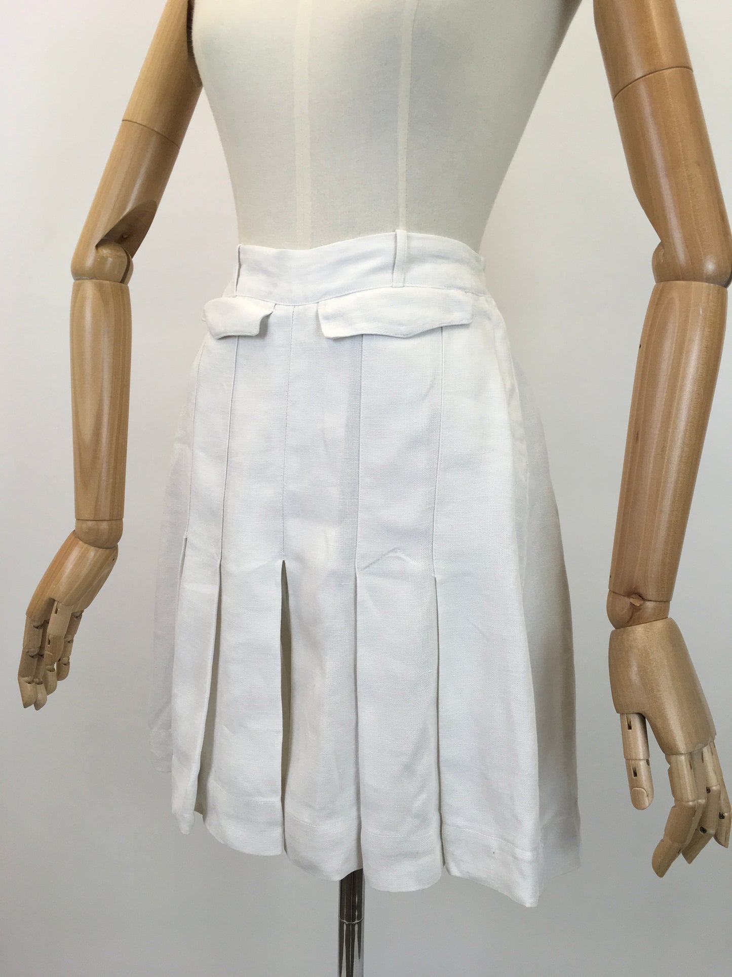 Original Fabulous 1930's Pleated Shorts - In White Linen