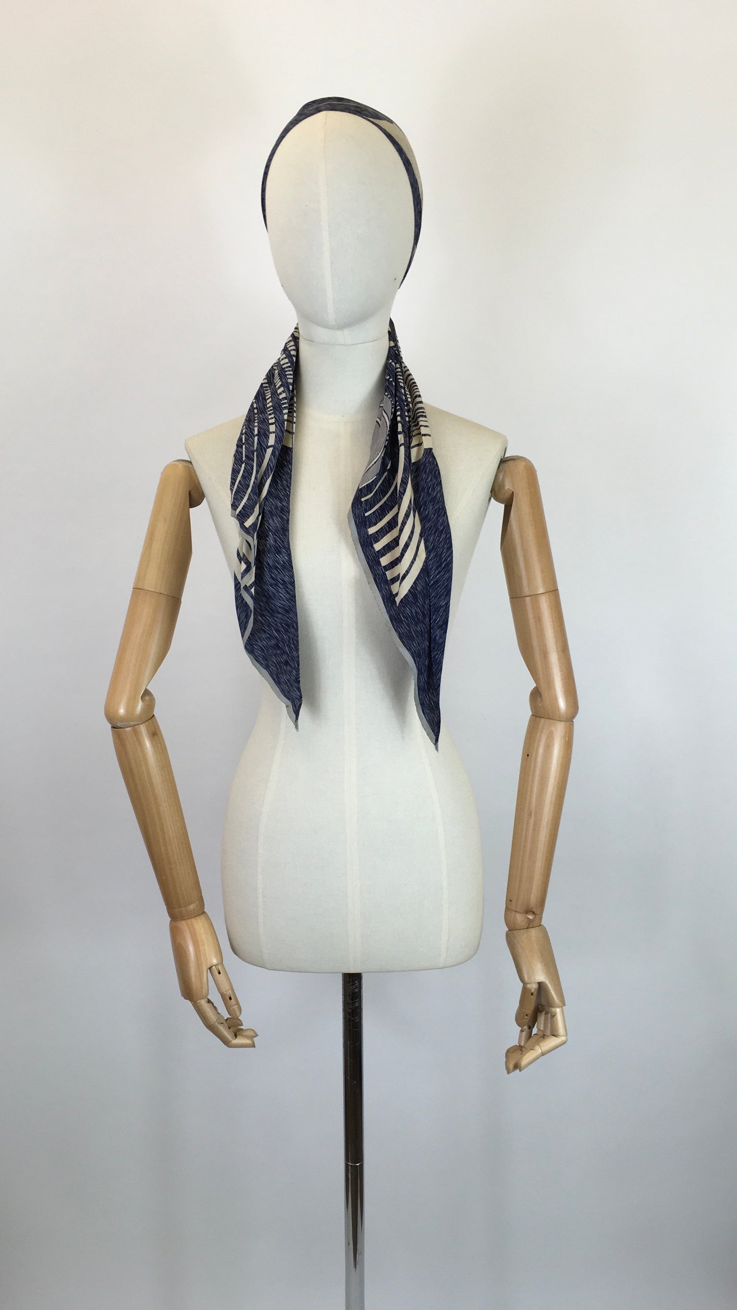 Original 1930s Darling Deco Pointed Scarf  - In Navy & Cream