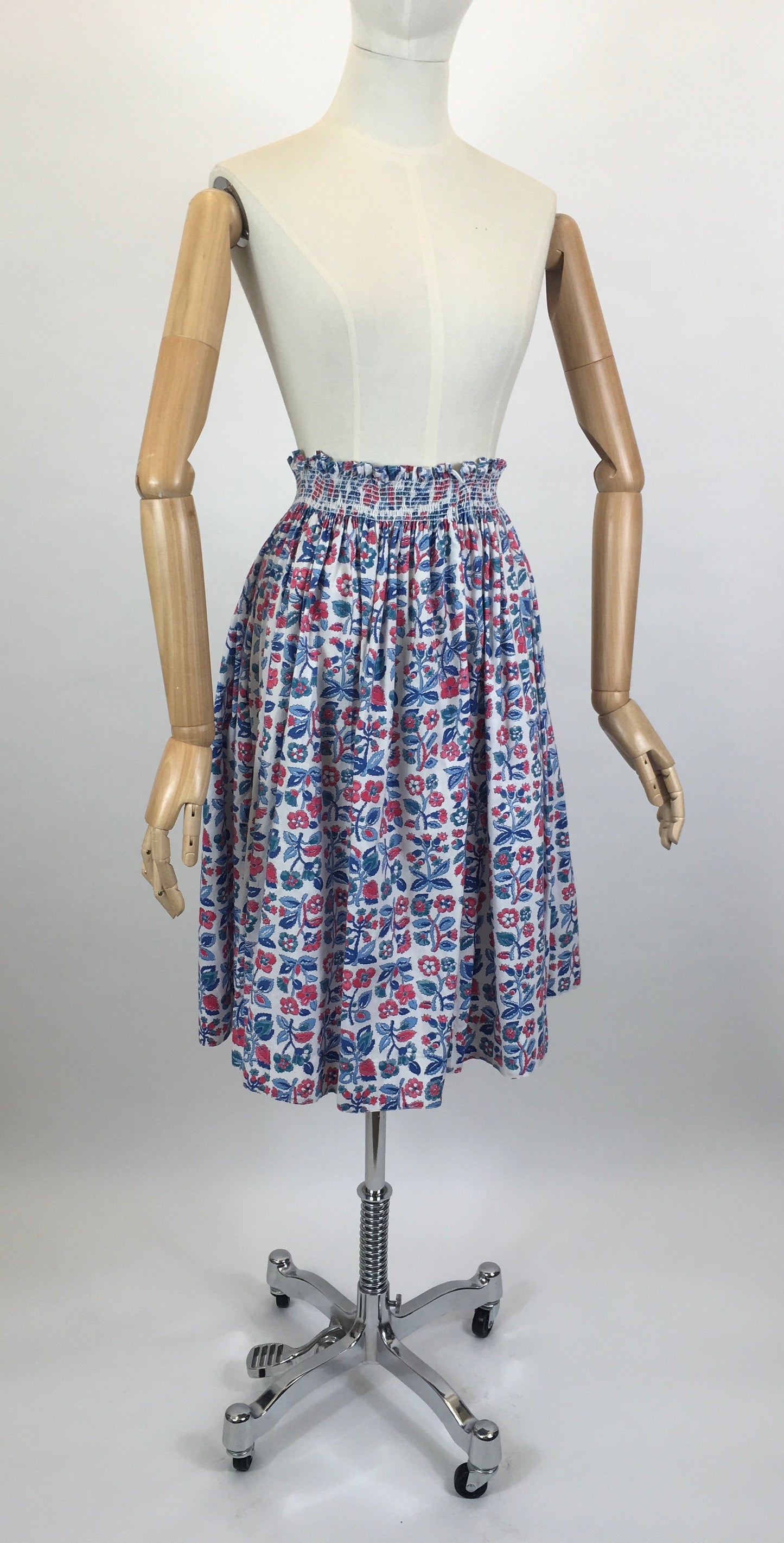 Original 1950’s Floral Printed Cotton Skirt - Made by ‘ Tootal’