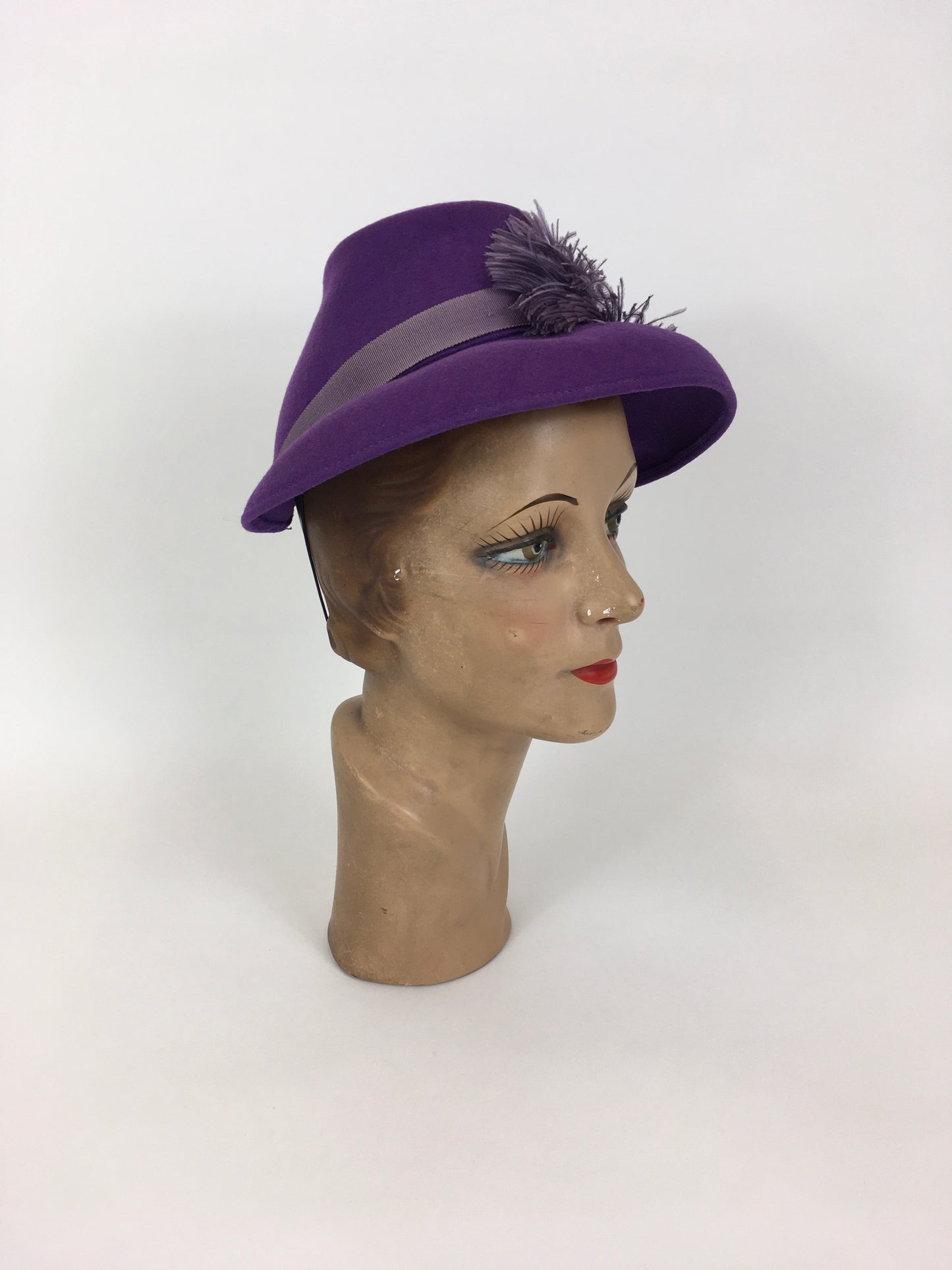 Original 1940’s STUNNING Cadbury Purple Hat - With Ostrich Feather Plume Adornment