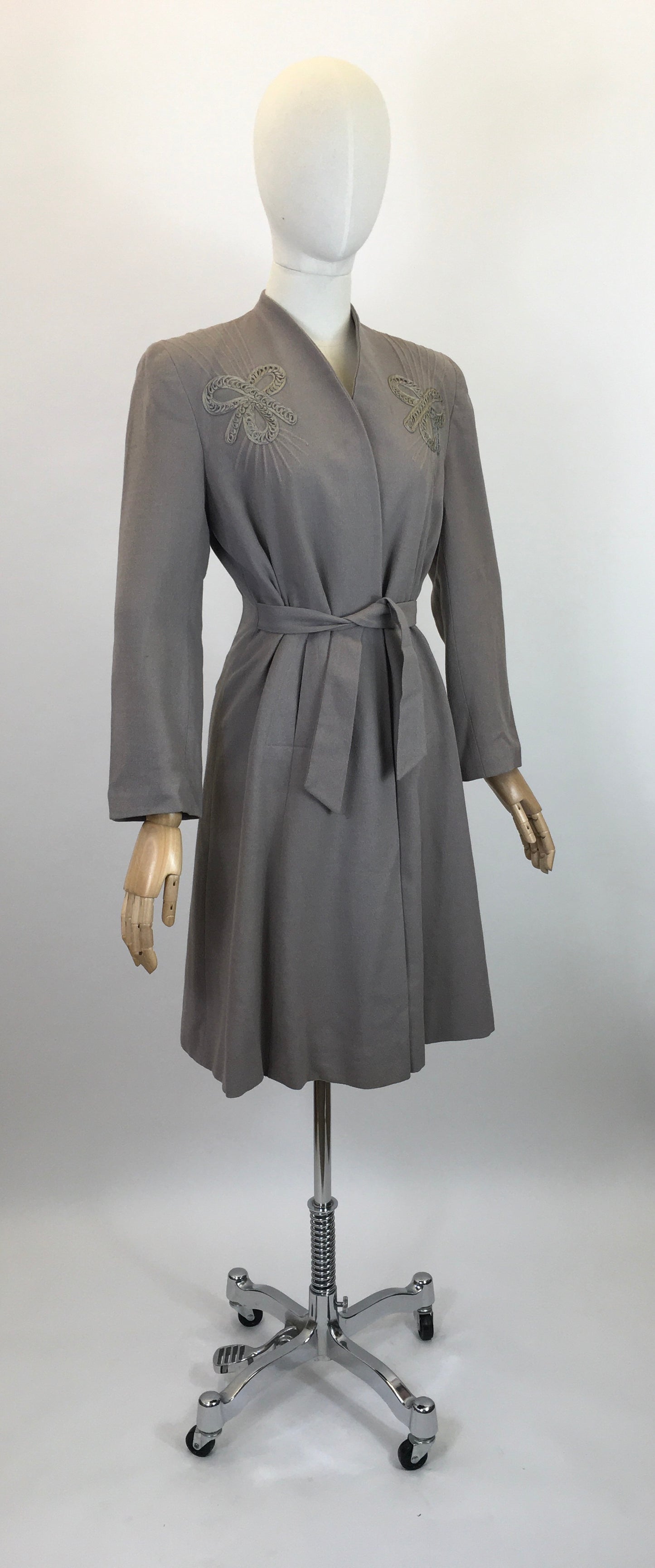 Original 1940's Sensational Woollen Crepe Coat - In Powdered Grey With Crewelwork Details