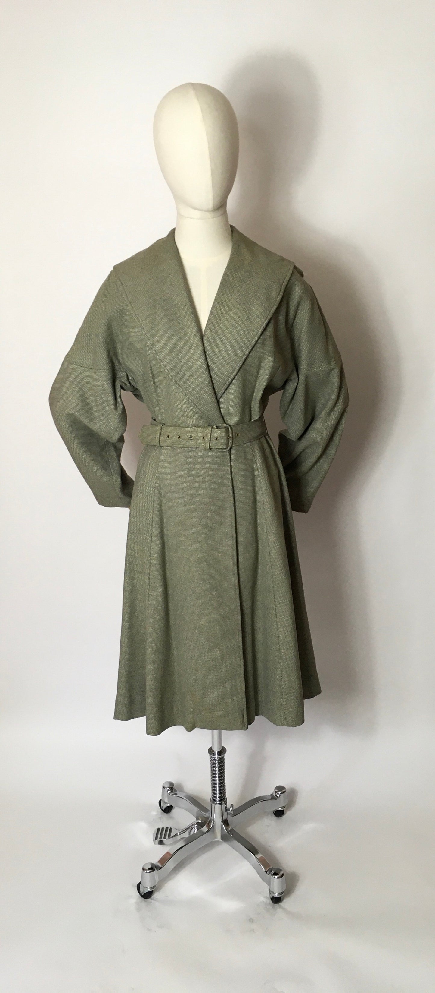Original 1940’s Showerproof Coat by ‘ Telemac Rainwear Ltd ‘ - Featuring a Fabulous Large Shaped Collar