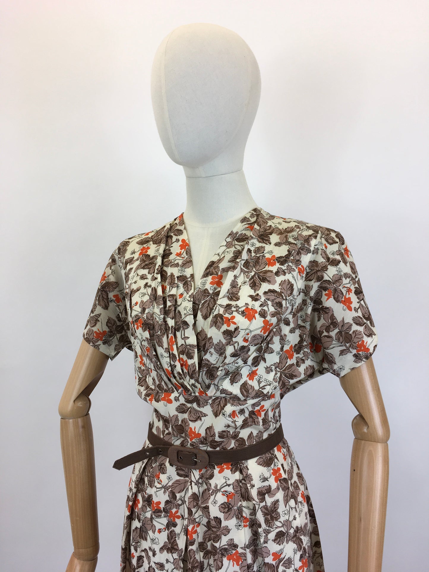Original 1940's Beautiful Day Dress in Warm Browns, Rust & Cream - By ' Park Lane Frocks'