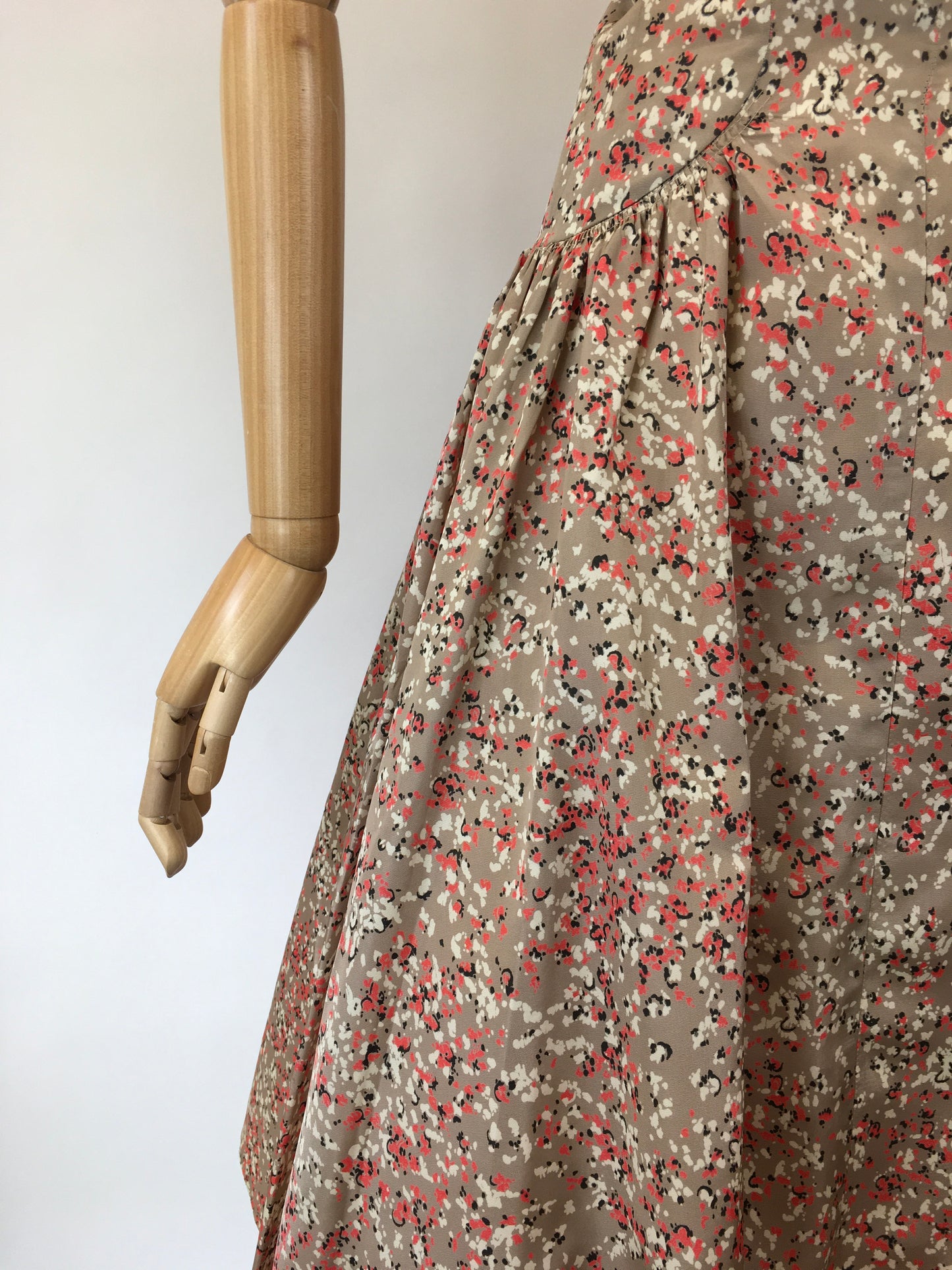 Original 1950’s Darling Evening Cocktail Dress - In A Beige, Fawn, Coral & Black Colourway