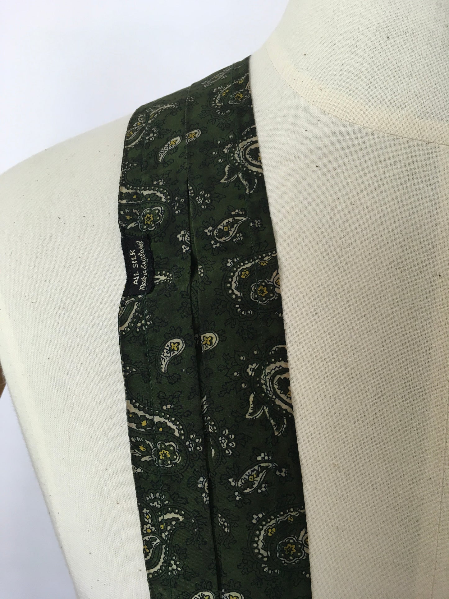 Original Men’s ‘ All Silk’ Cravat - In a Fabulous Forest Green with Cream and Yellow Paisley