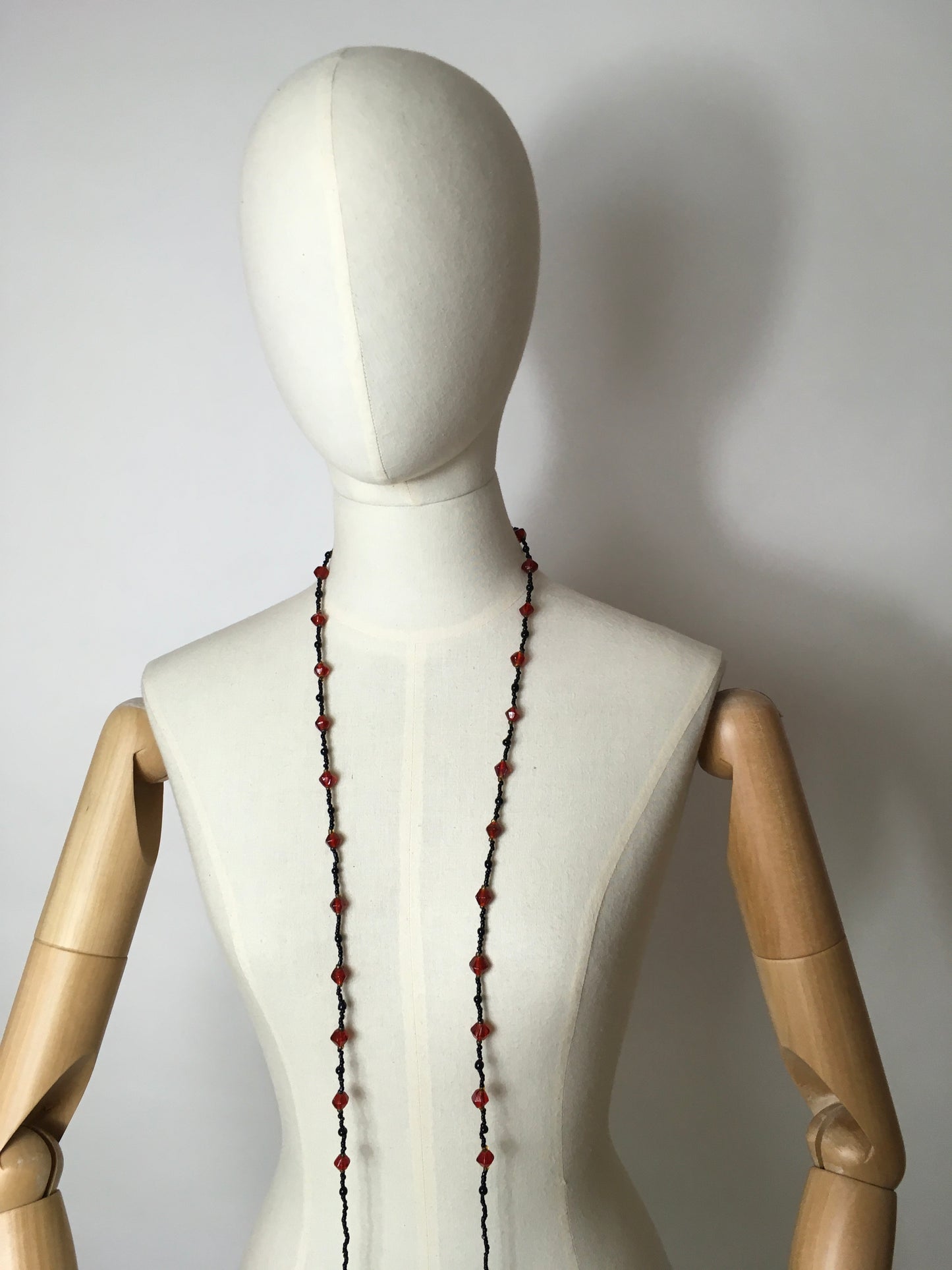 Original 1920s Flapper Glass Beaded Necklace - Fabulous Red & Black Colours