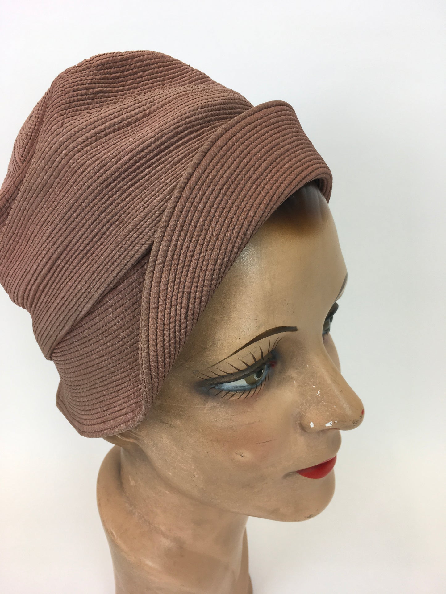 Original 1930s Exquisite Pale Rose Cloche Hat - Labelled ‘ Henry Heath’, A London Maker