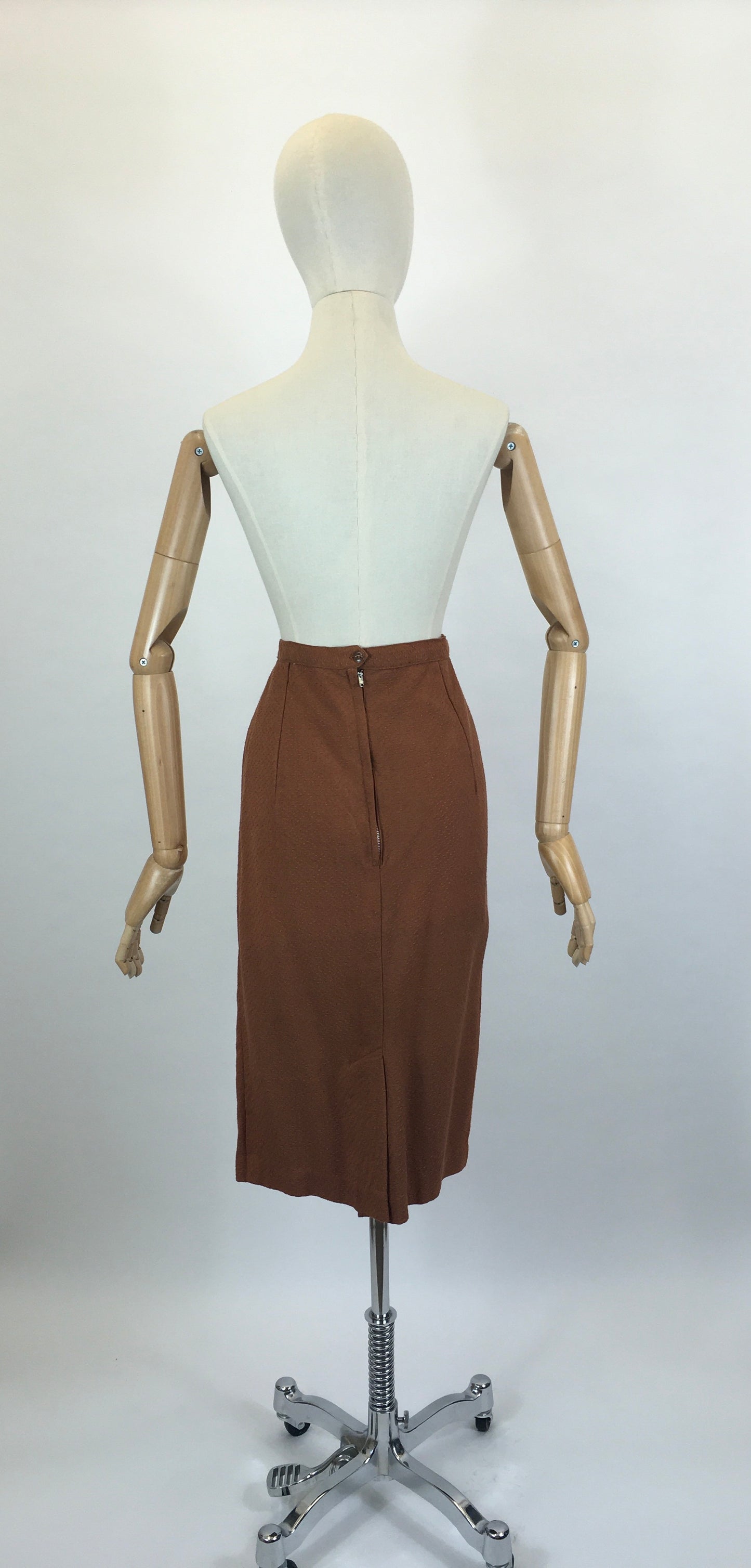 Original 1940s Pencil Skirt in a Heavyweight Linen - In A Lovely Warm Rust Brown With Arrow Detailing