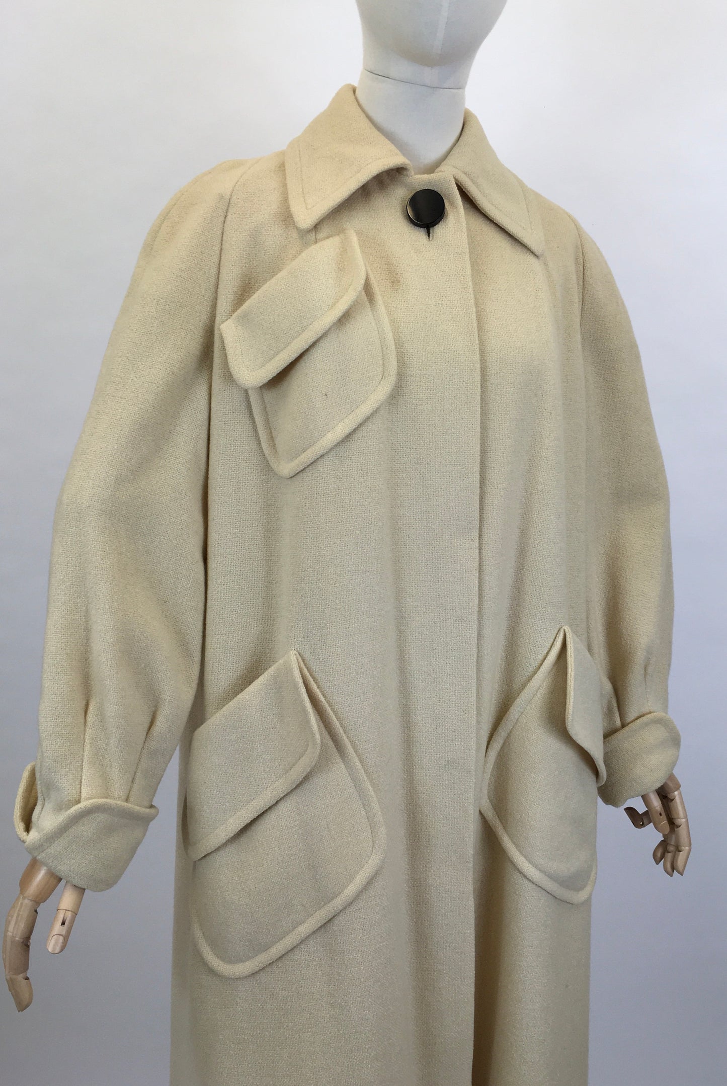 Original 1940’s STUNNING Cream Woollen Coat - With The Most Fabulous Shape & Detailing