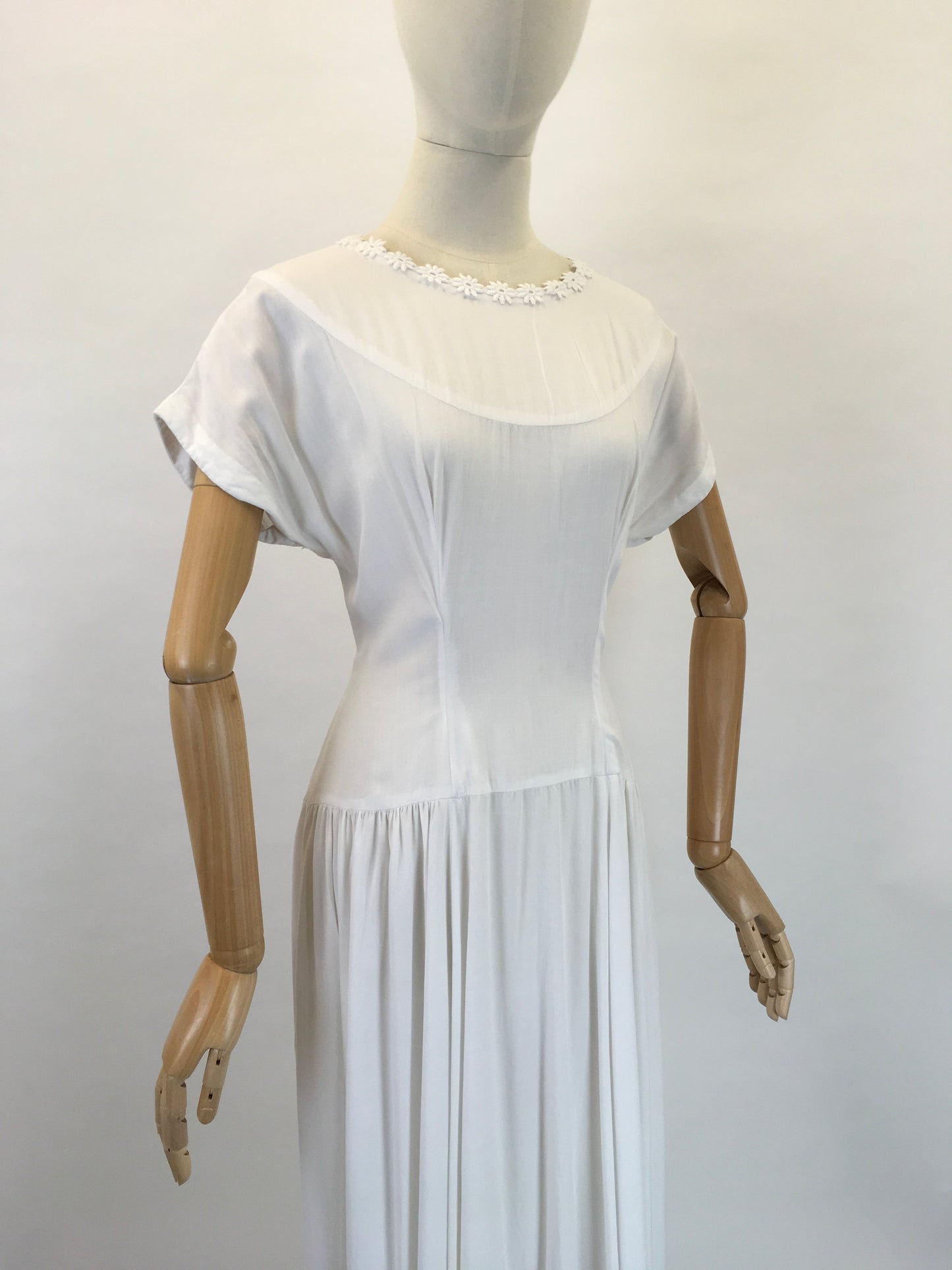 Original 1950s Darling White Day Dress - With a Beautifully Simple Broderie Anglaise Trim