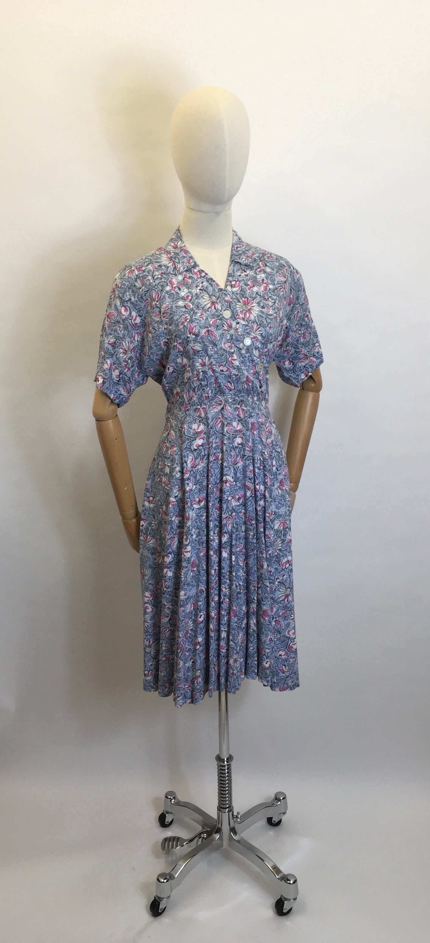 Original 1940's Floral floppy cotton day dress - Featuring aysmetrical bodice detailing