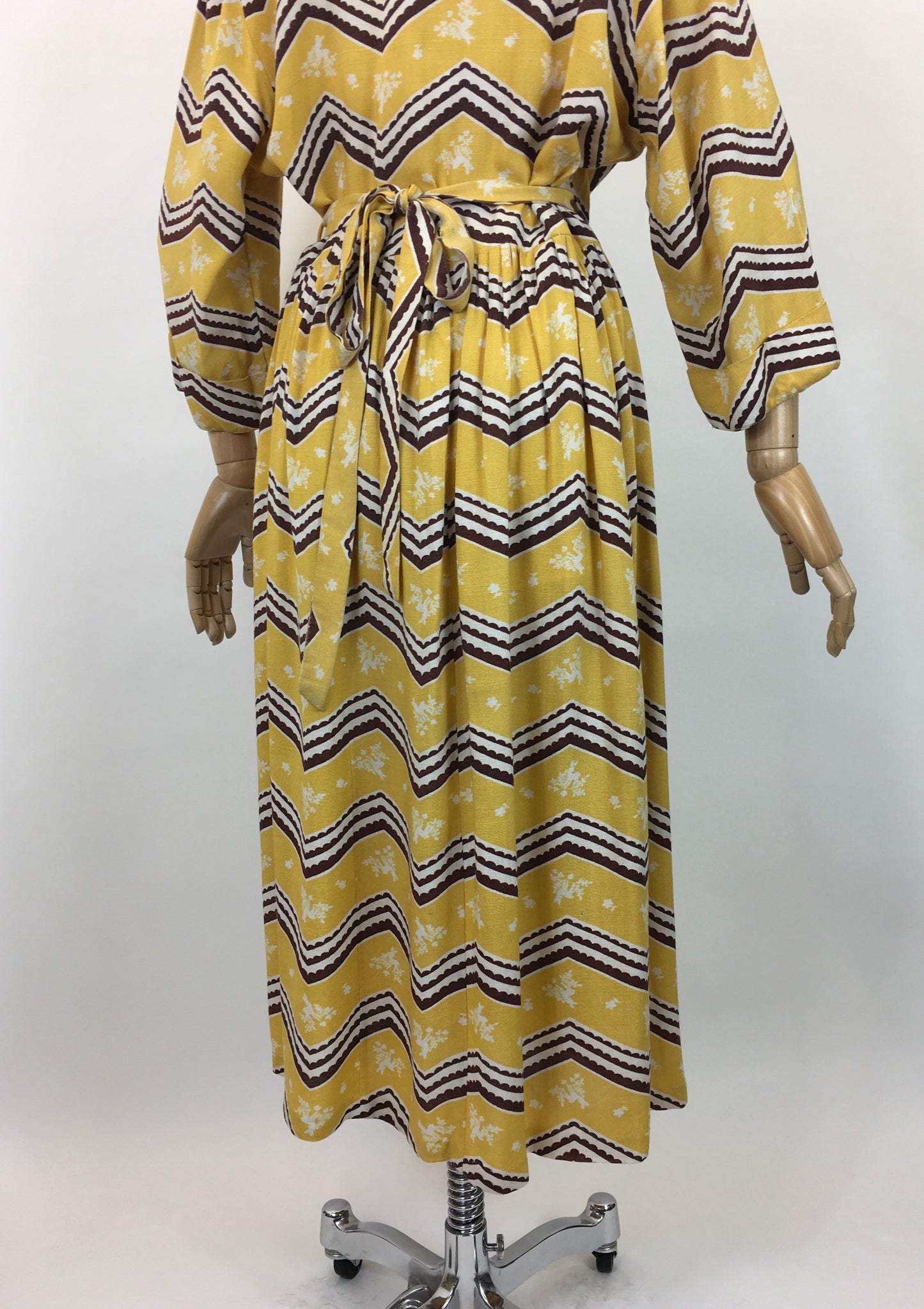 Original 1940's Sensational CC41 Moygashol Linen Novelty Print Dress - In Chocolate Brown, Cream and Mustard