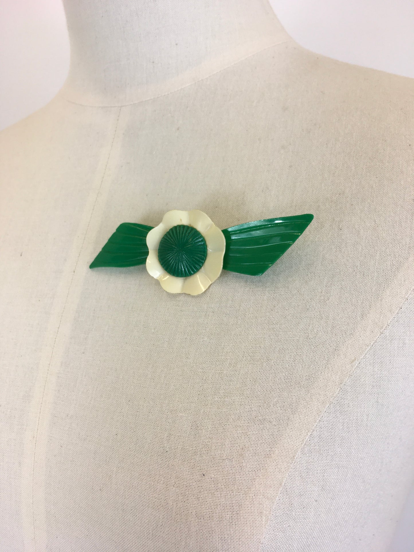 Original 1930’s Celluloid Bar Brooch - In Deco Cream & Green