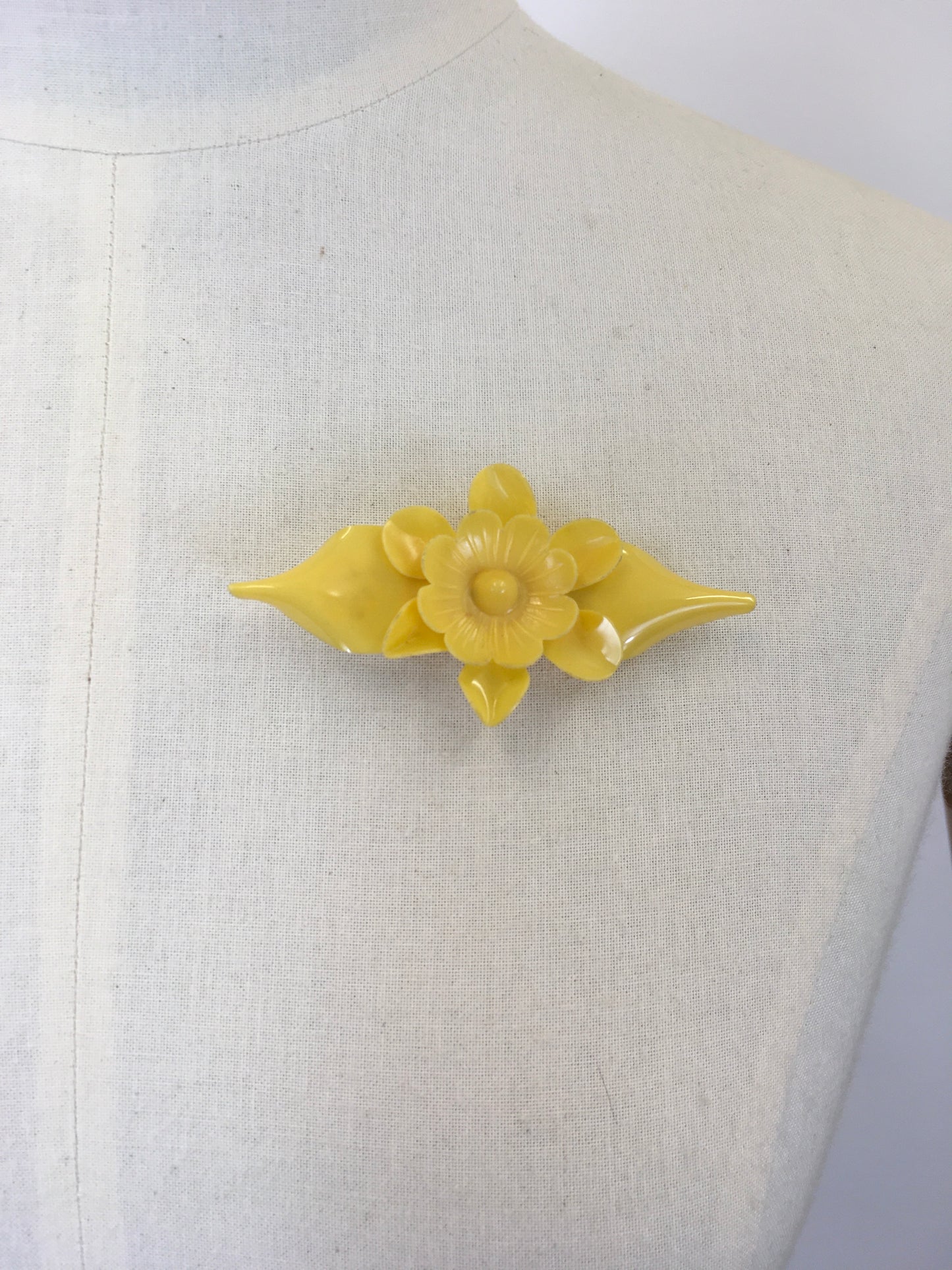 Original Late 1930's Early 1940's Celluloid Flora Brooch - In Primrose Yellow