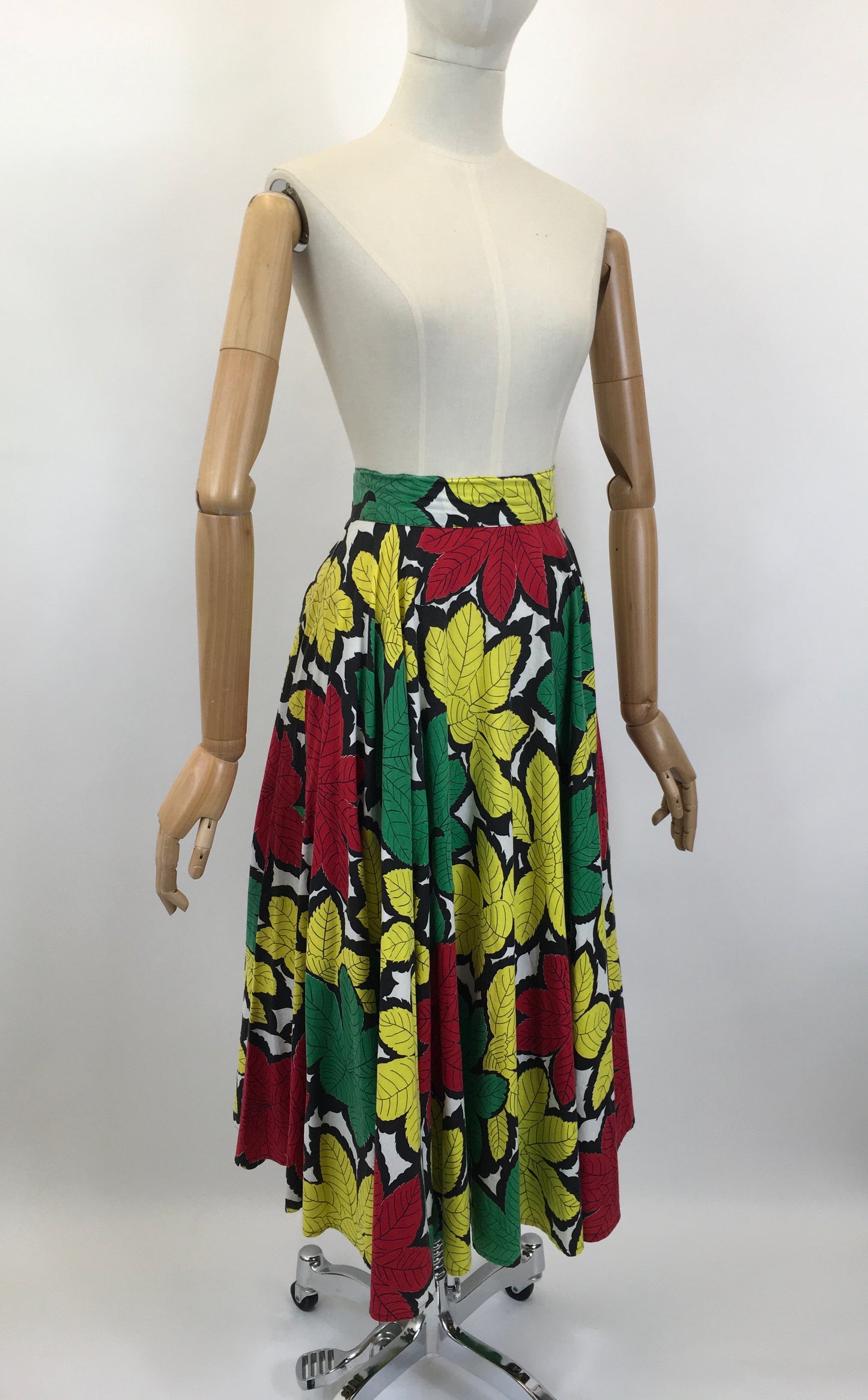 Original 1940's Sensational Cotton Summer Skirt - In a Black Edged Leaf Motif With Bright Red, Green, White & Yellow