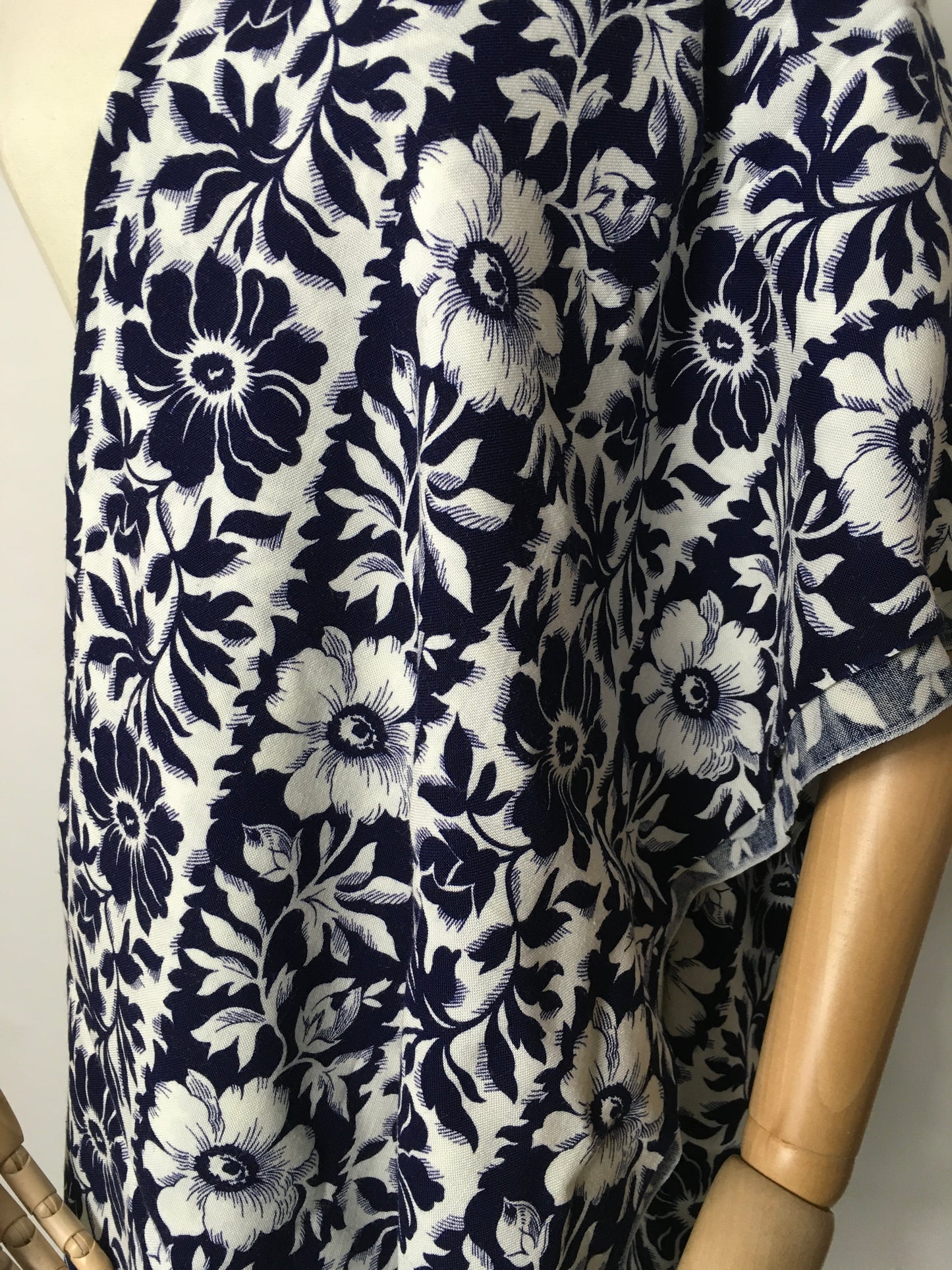 Original 1940’s Moygoshal Linen Dress Fabric - Suspected CC41 due to iconic floral Design - 3.5m