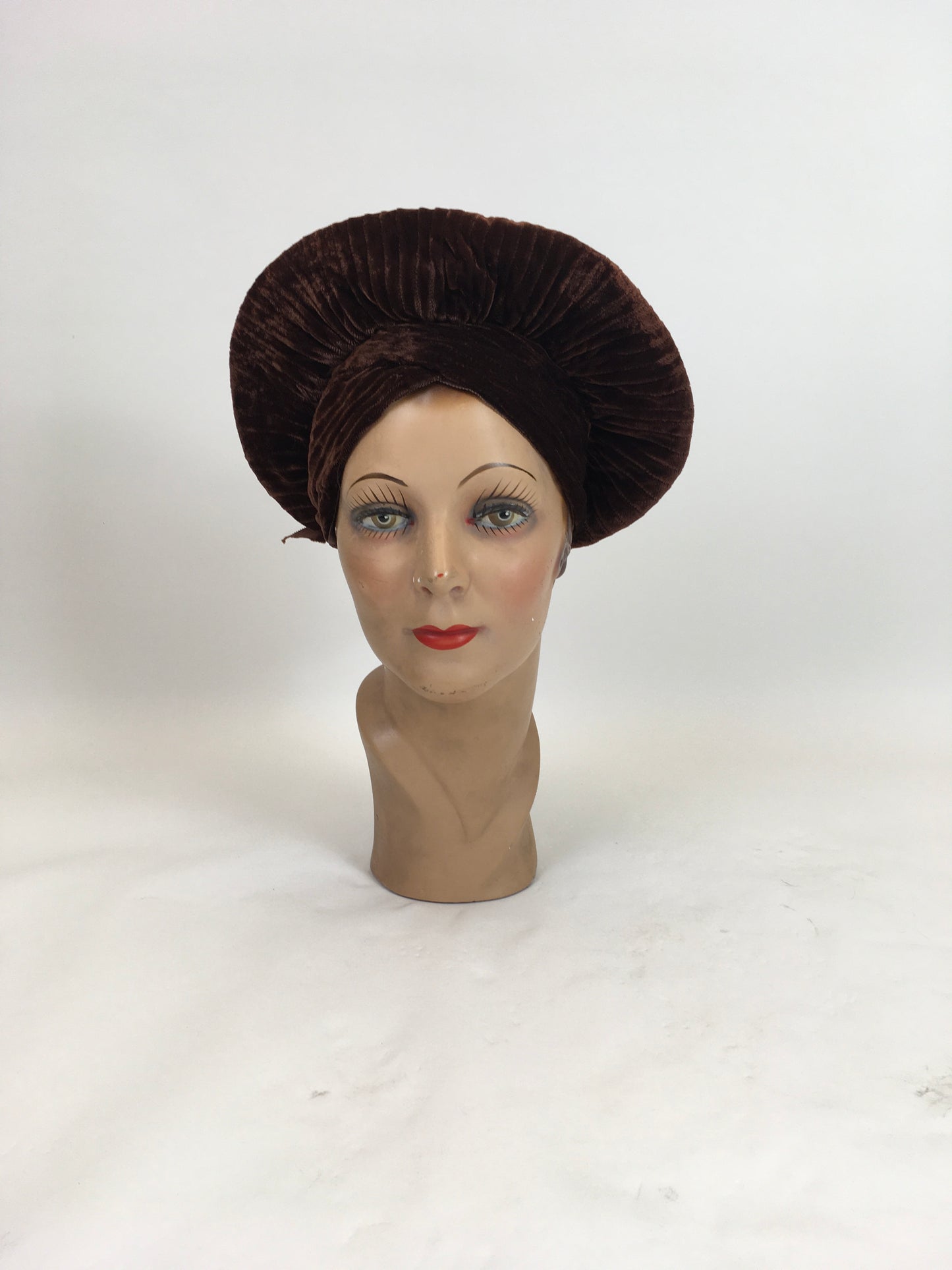 Original 1940's SENSATIONAL Halo Hat - In A Divine Chocolate Brown Silk Velvet With Grosgrain Bow