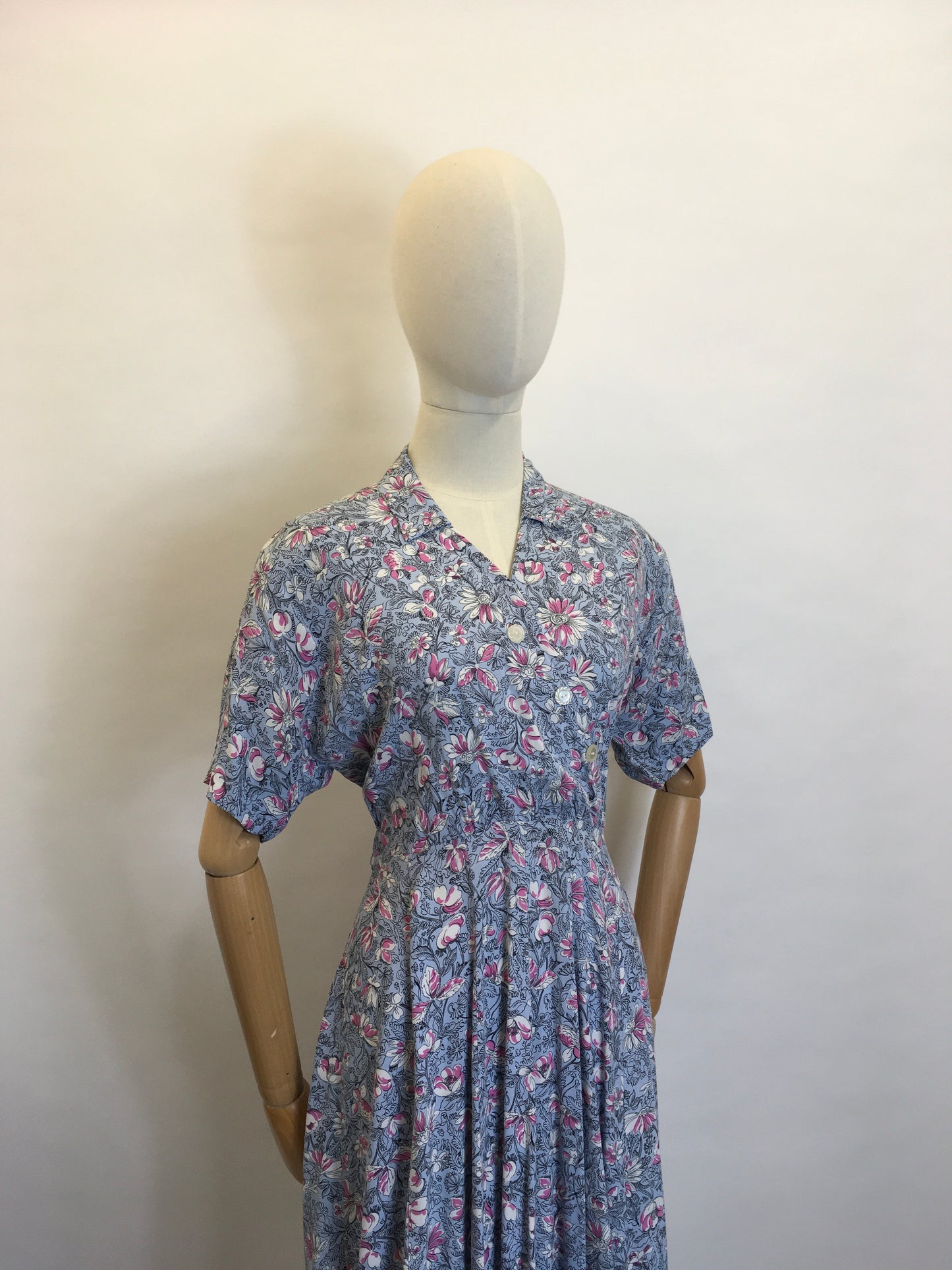 Original 1940's Floral floppy cotton day dress - Featuring aysmetrical bodice detailing