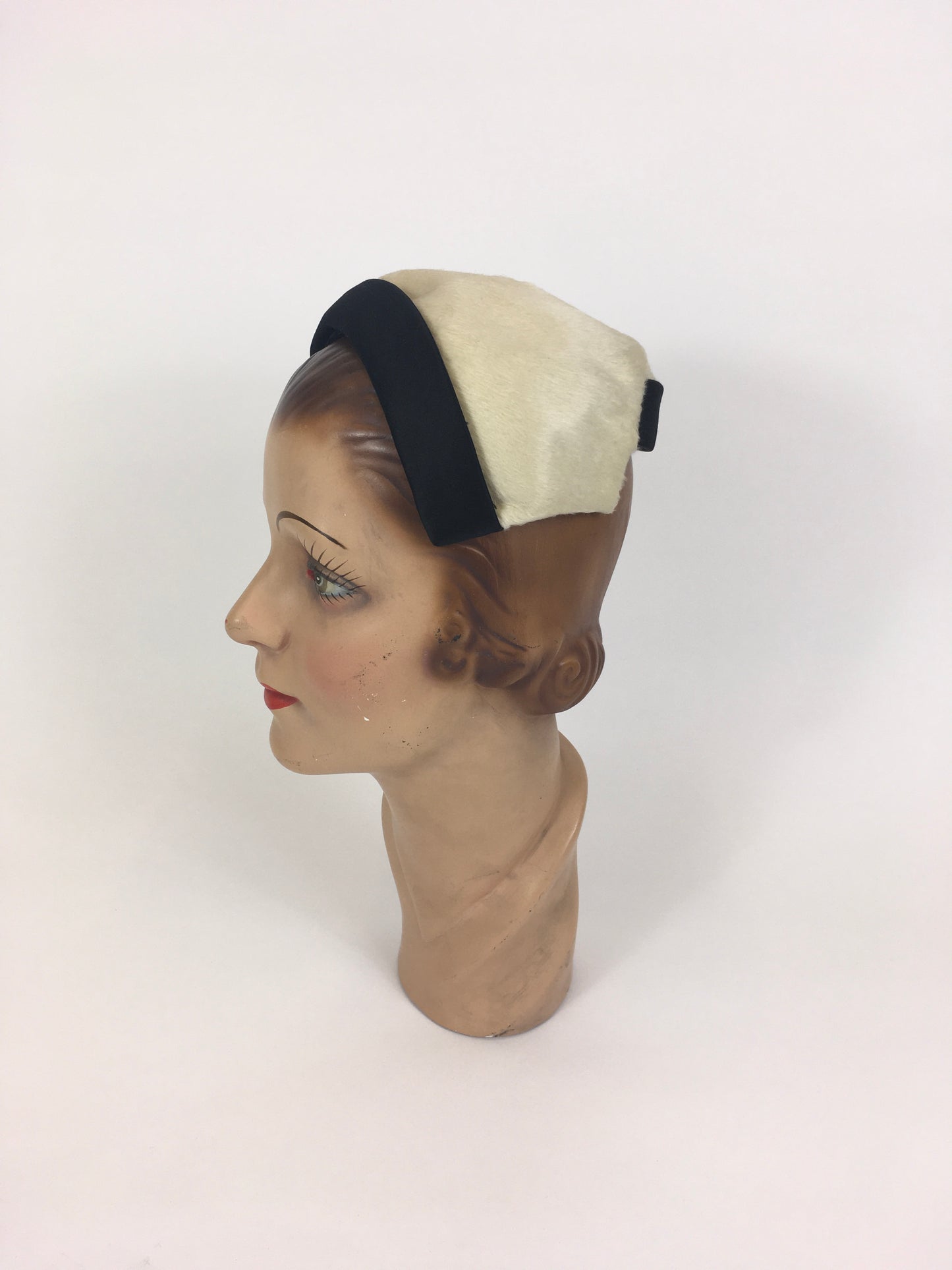 Original 1950’s Darling Headpiece in Cream with Black Banding - ‘ Emme in New York ‘ Label