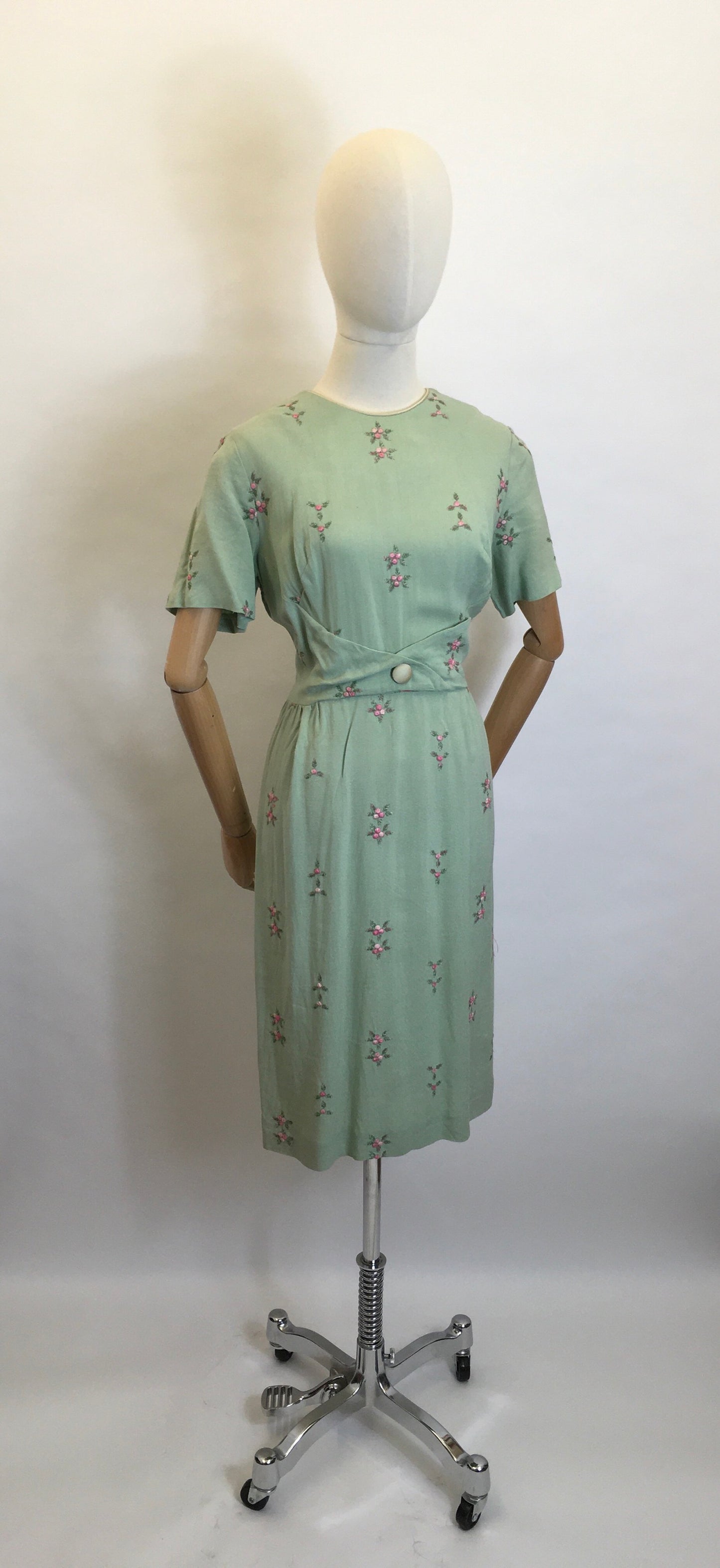 Original Early 1950's Linen Wiggle Dress - American Workers Union Label