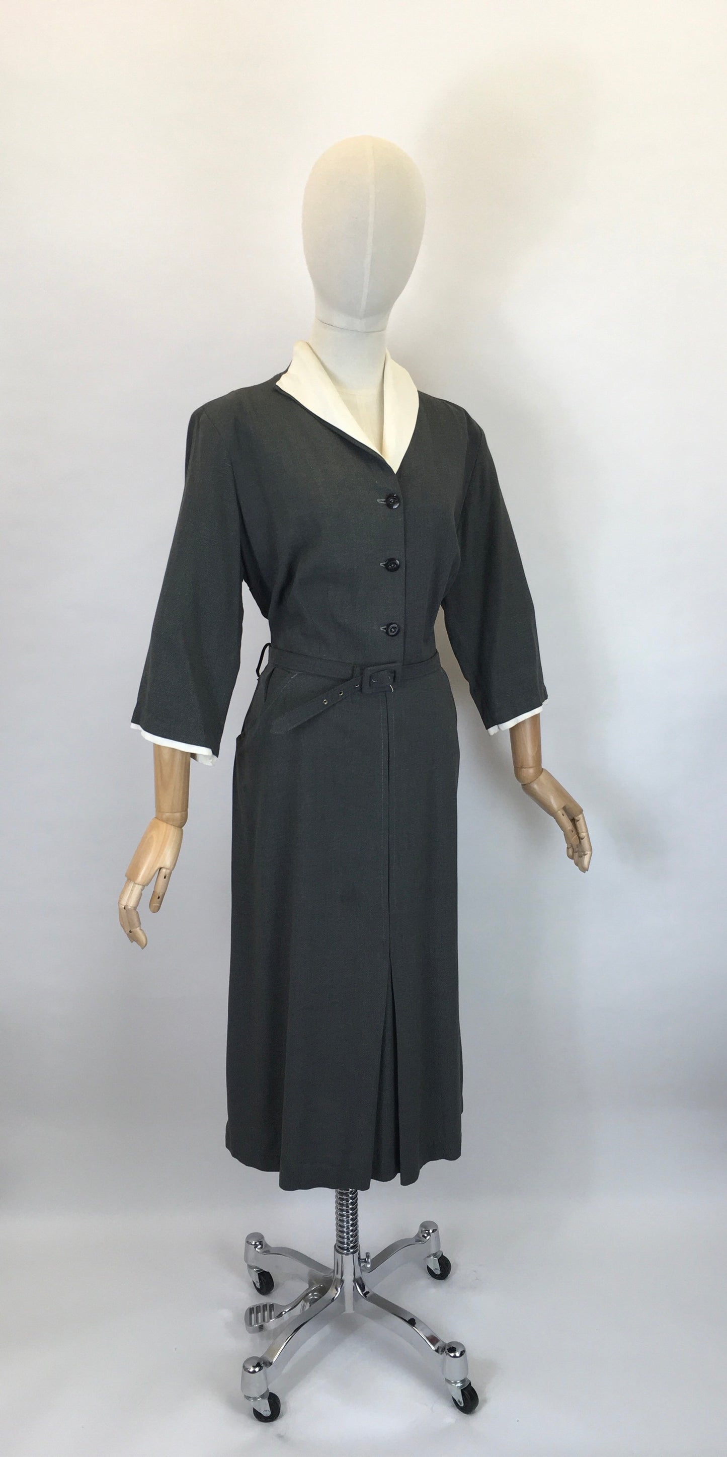 Original 1940’s Beautiful Fitted Grey Dress - With Contrast Detailing To The Collar & Cuffs