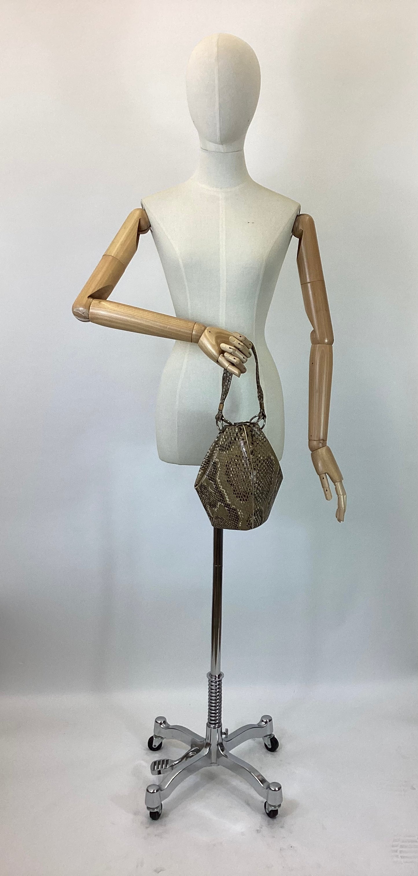 Original 1940’s Exquisite Skin Handbag - In An Unusual Shape