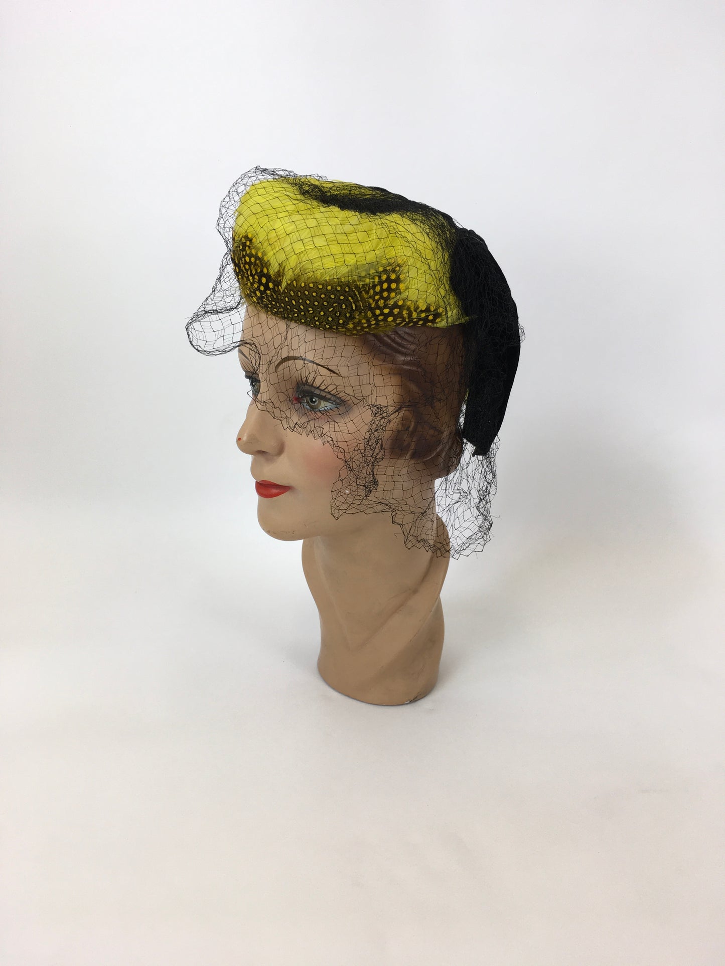 Original 1940’s Fabulous Bright Yellow & Black Feather Topper Hat - With Velvet Bow & Veiling