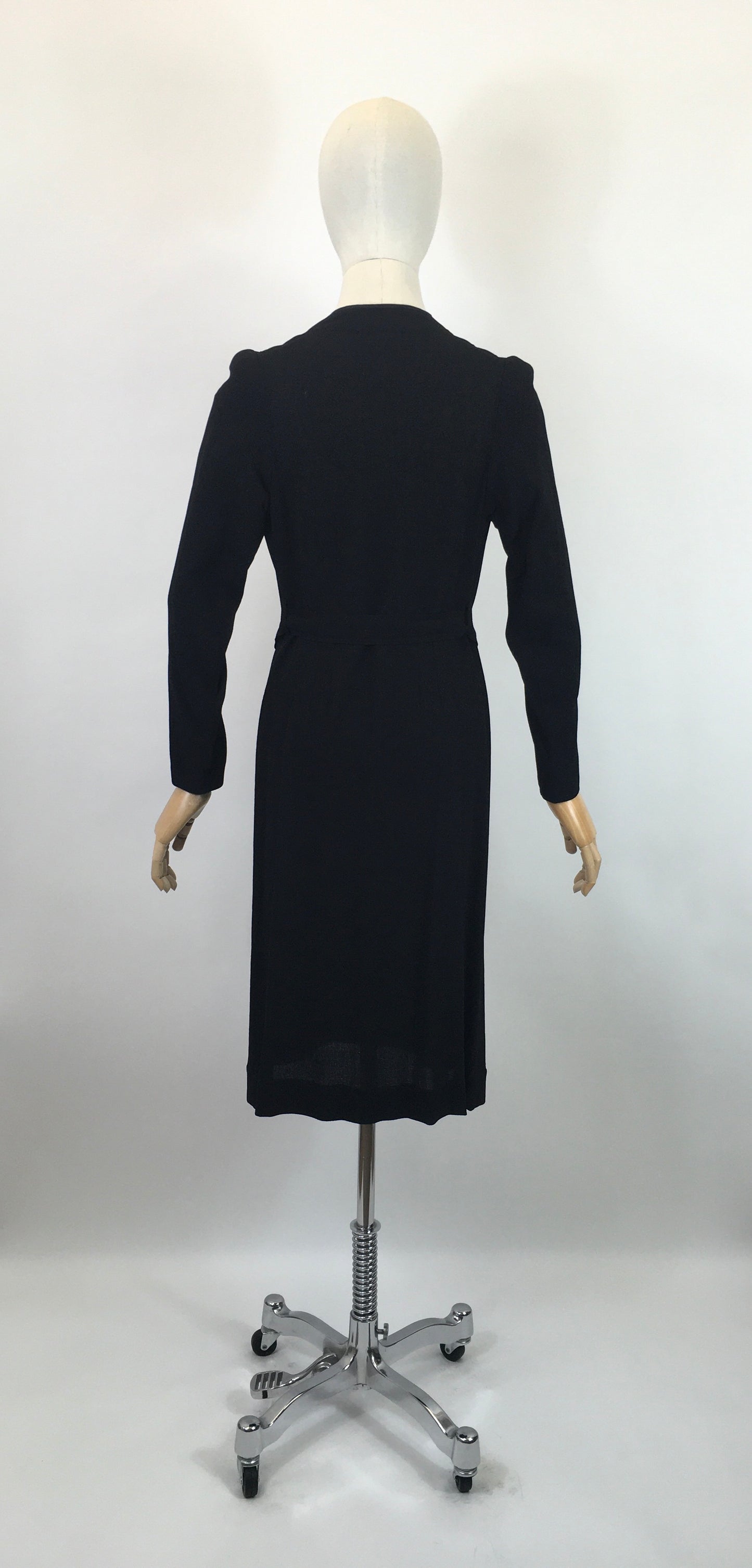 Original 1930's Summer Coat in Black Crepe - With Exquisite Scallop Edge