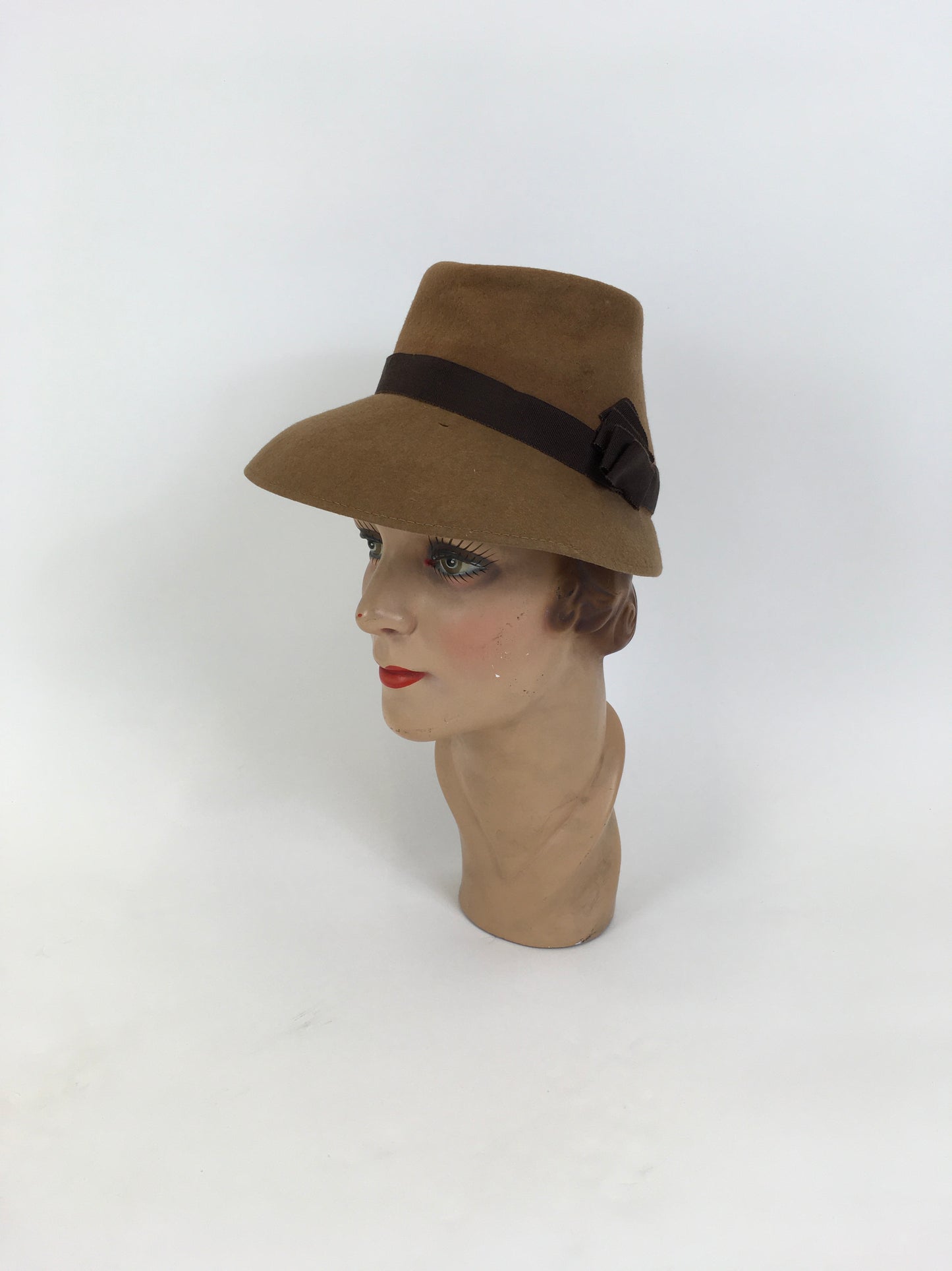 Original 1940's Beautiful Light Fawn Hat - Stamped ' Henry Pollack'