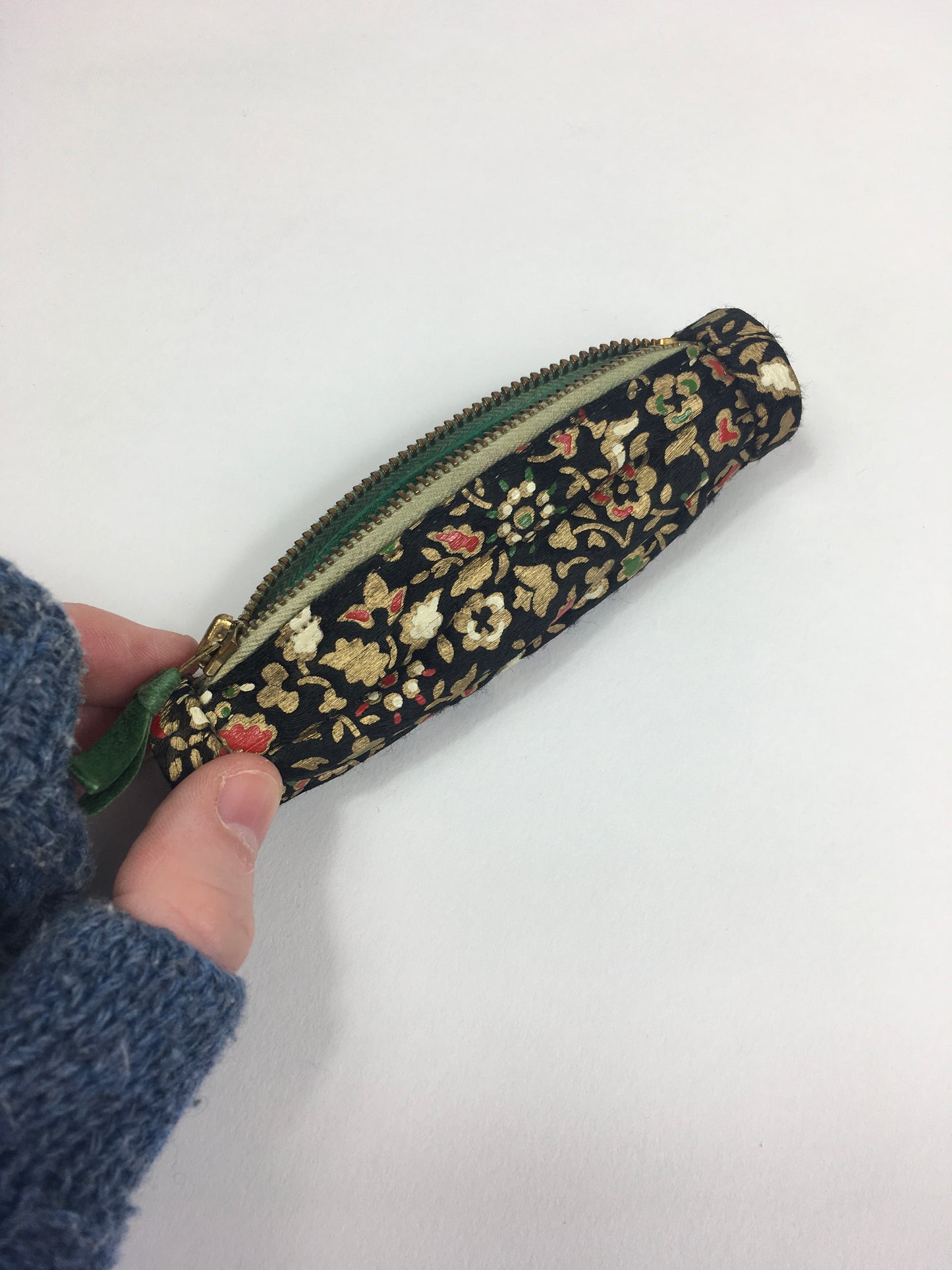 Original 1930’s Handpainted Expandable Coin Purse - In An Exquisite Floral in Gold, Green and Red