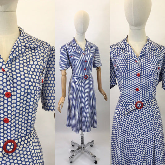 Original 1940’s Stunning Seersucker Day Dress - In A Lovely Cornflower Blue With Red Accents