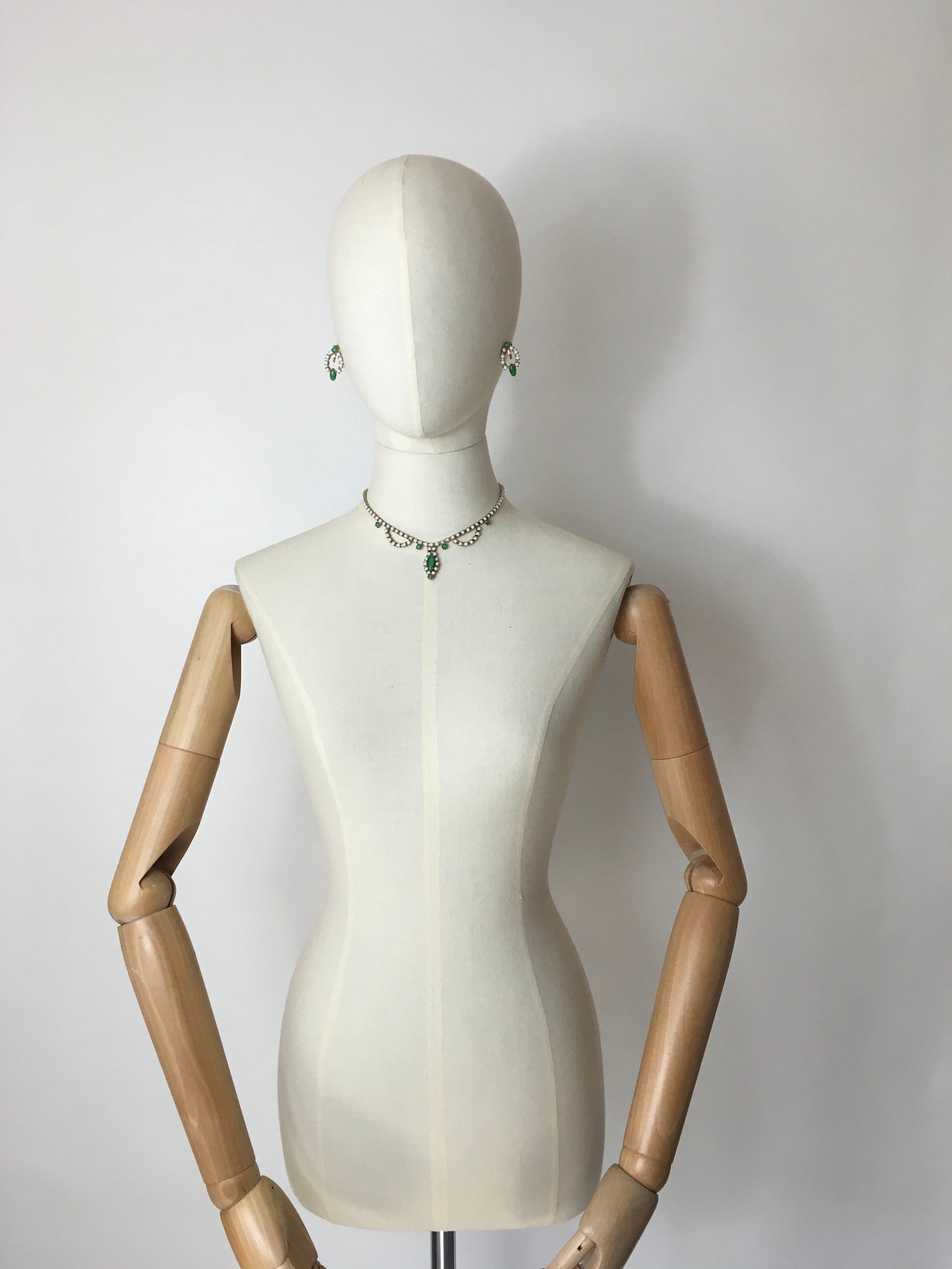 Original 1940’s Costume Jewellery Set - Lovely Set in White & Green