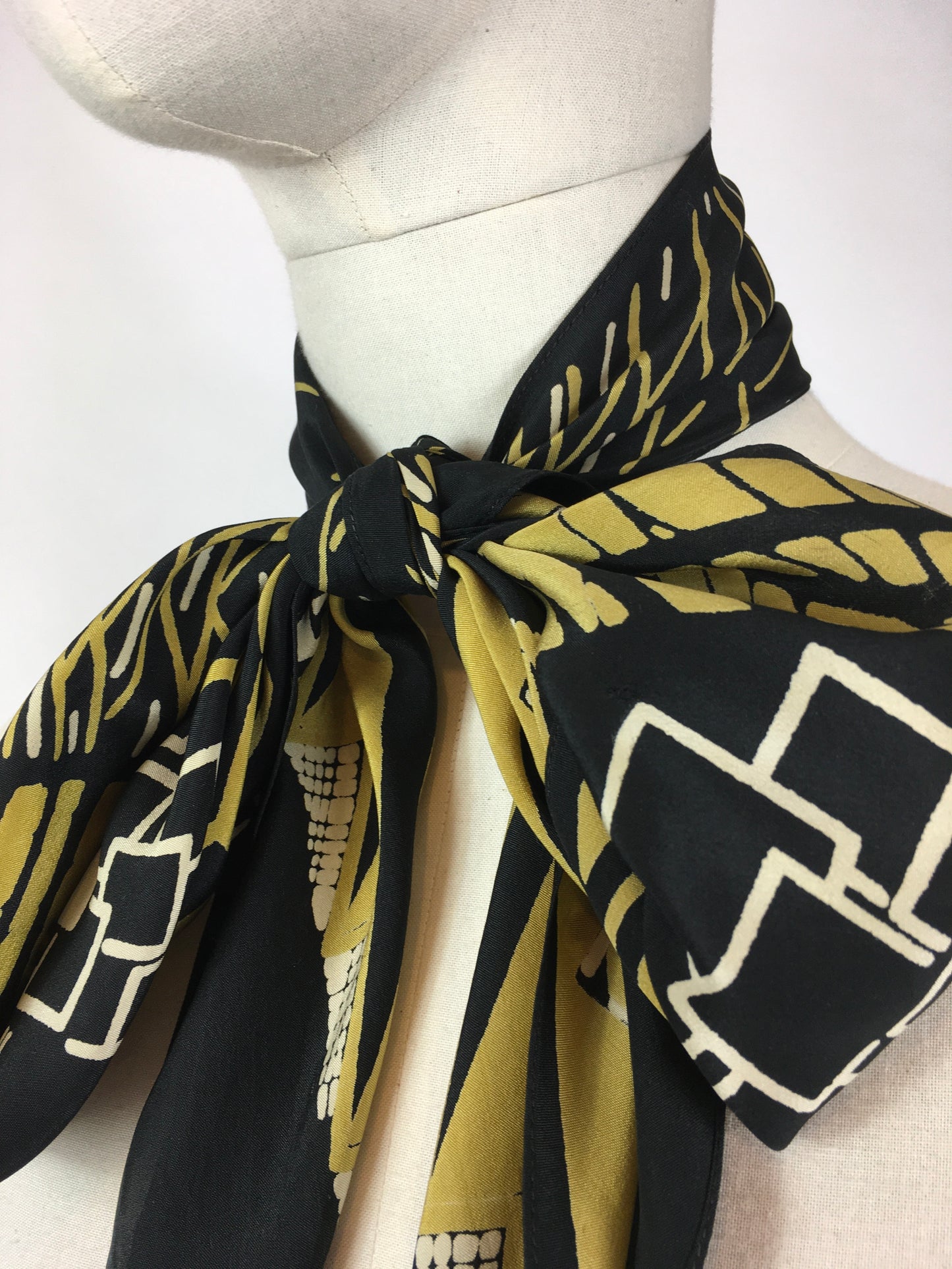 Original 1930’s SENSATIONAL Silk Deco Pointed Scarf - In Black, Gold & Cream