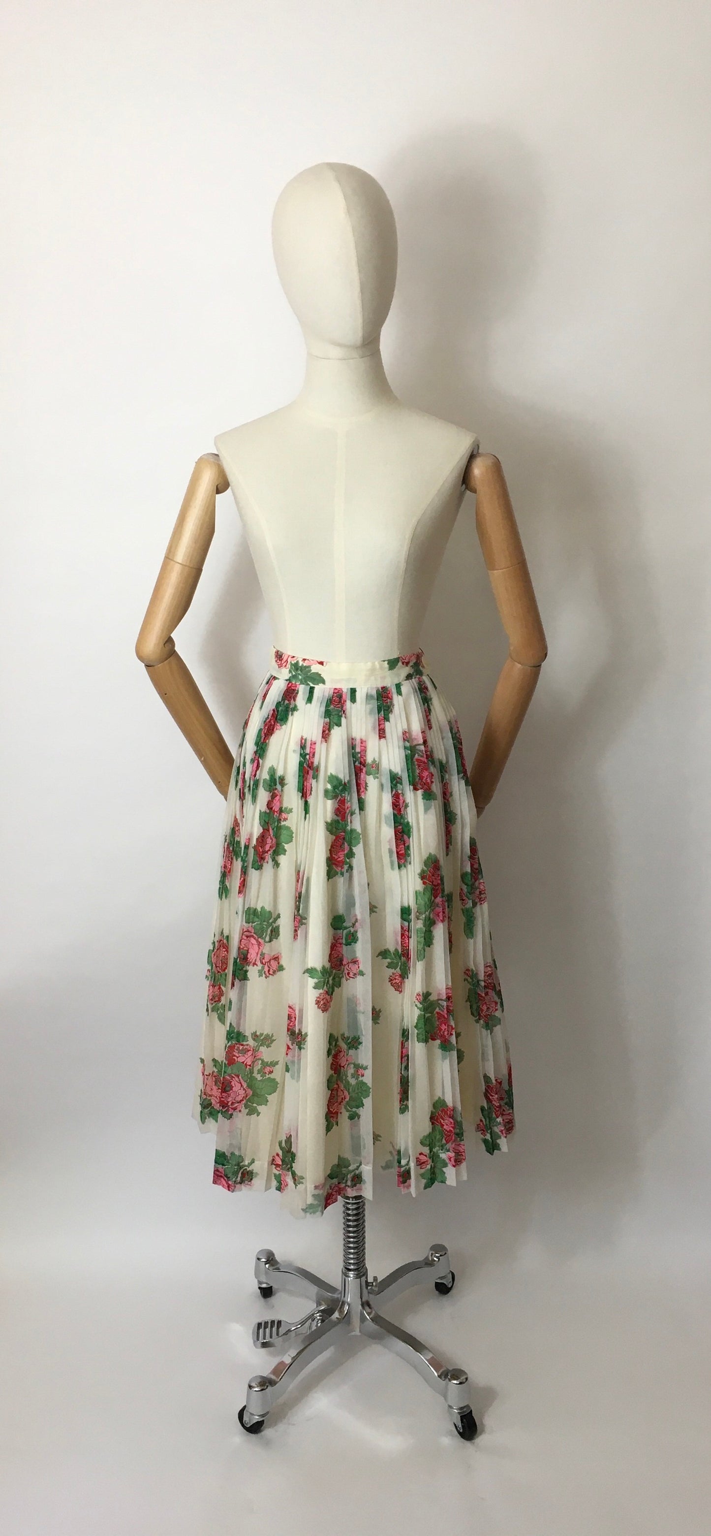 Original 1950’s Pleated Skirt - In A Darling Pink Floral