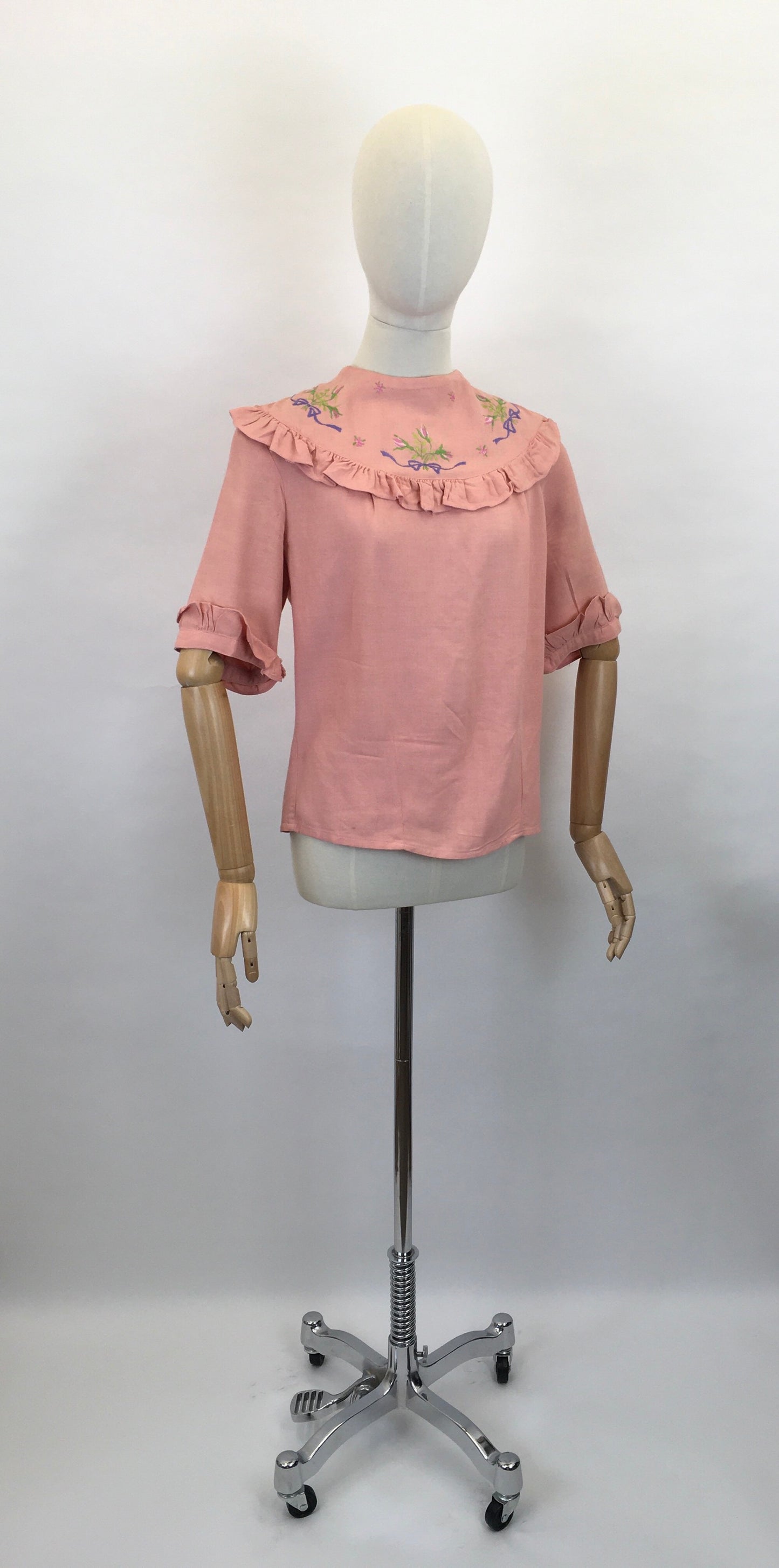 Original 1940s Linen Blouse - In A Beautiful Rose Pink with Floral Embroidery and Pleated Edge