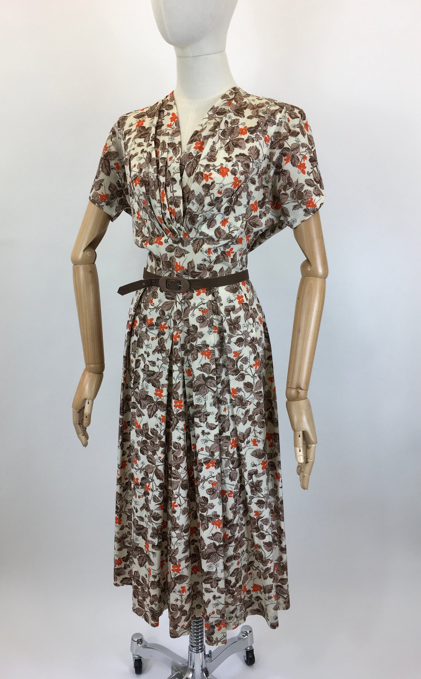 Original 1940's Beautiful Day Dress in Warm Browns, Rust & Cream - By ' Park Lane Frocks'
