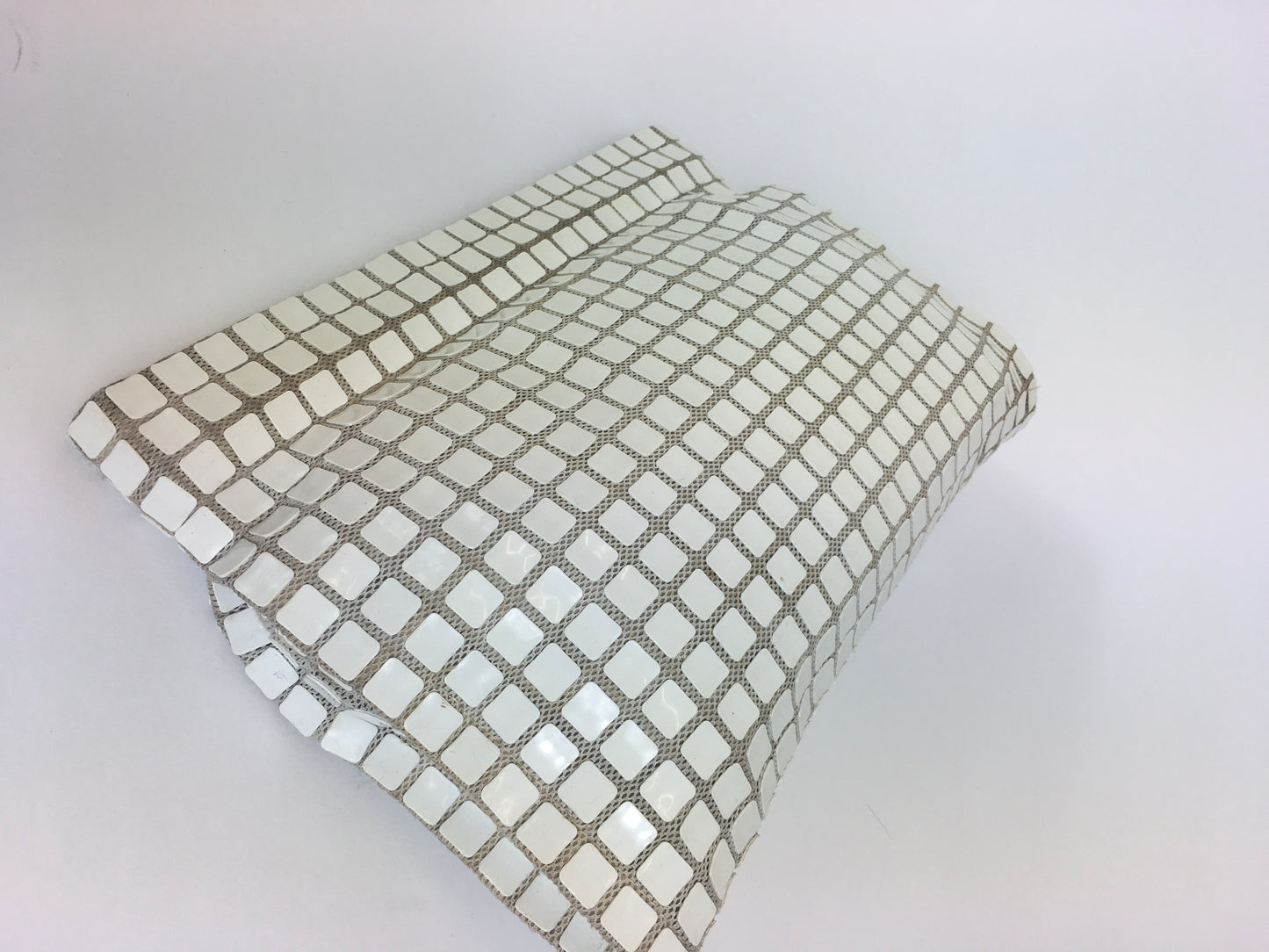 Original Late 1940’s Early 1950’s White Tiled Clutch Handbag - With Magnetic Strip Closure