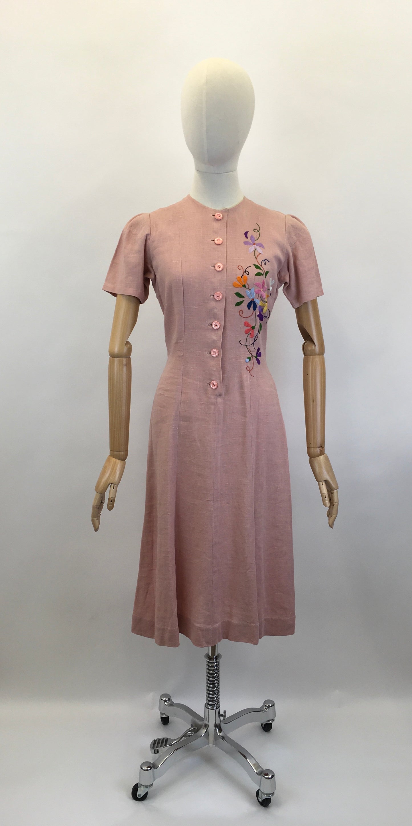Original Early 1940’s Moygoshal Linen Dress with Embroidery - In Powdered Rose with Spring Meadow Florals