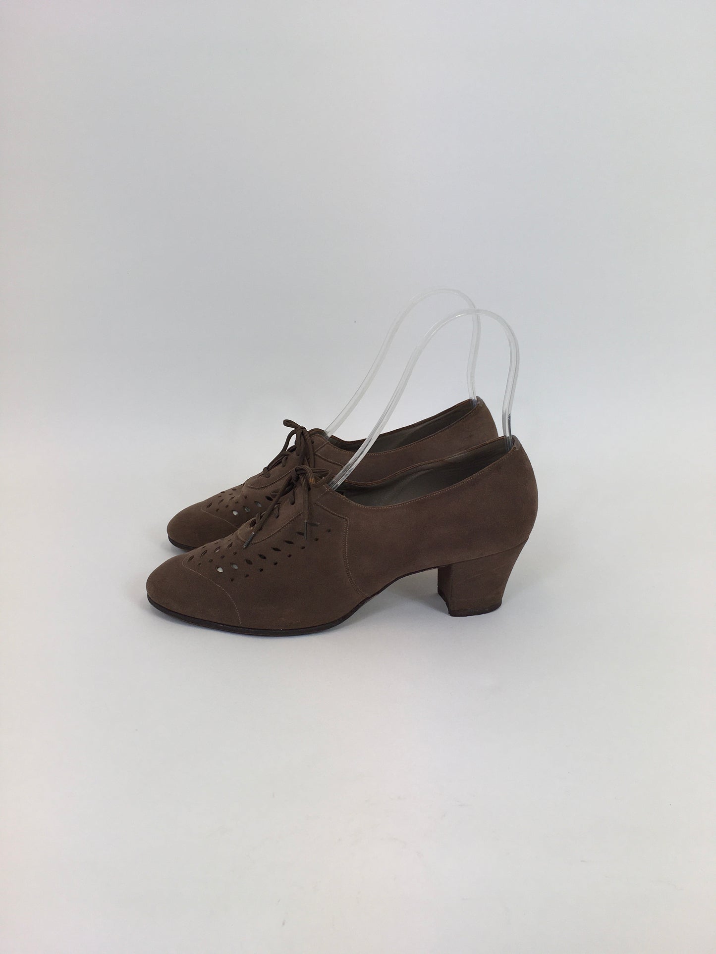 Original 1940's Darling Suede Lace Up Shoes - In A Soft Brown With Lovely Details (Approx Size UK 7)