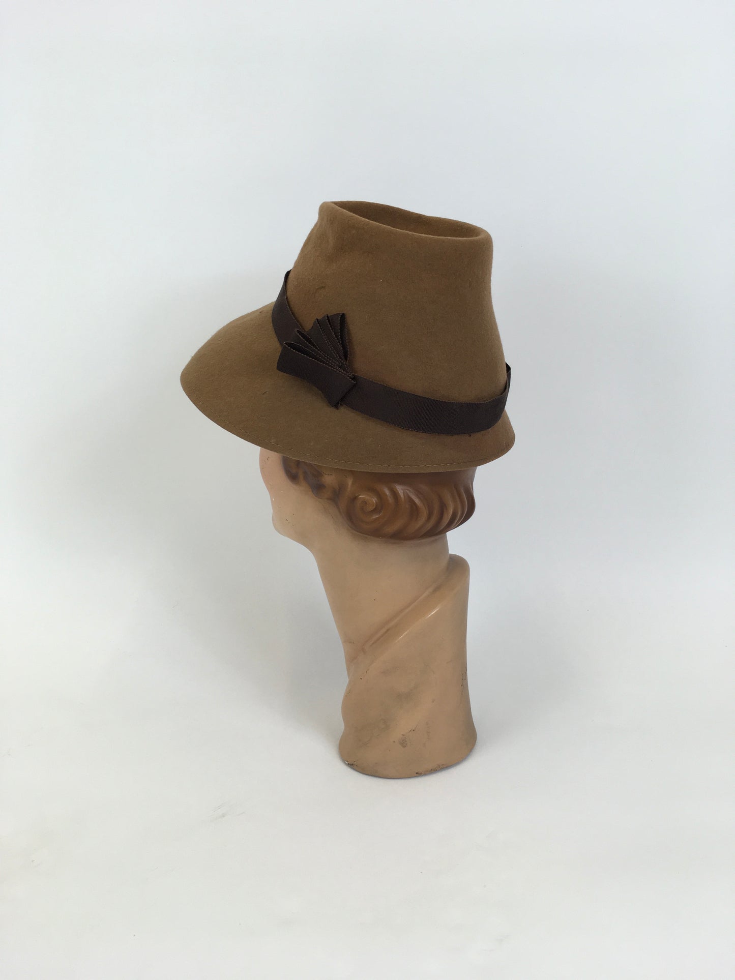 Original 1940's Beautiful Light Fawn Hat - Stamped ' Henry Pollack'