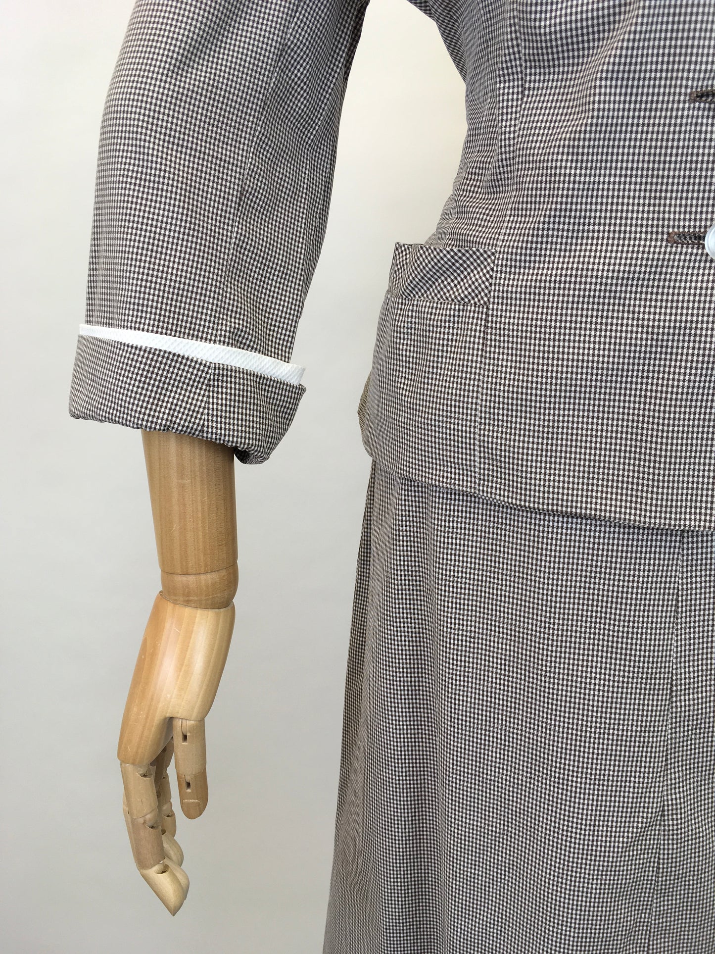 Original 1950’s ‘ Glenhaven ‘ Summer Suit - In A Brown and White Gingham Check