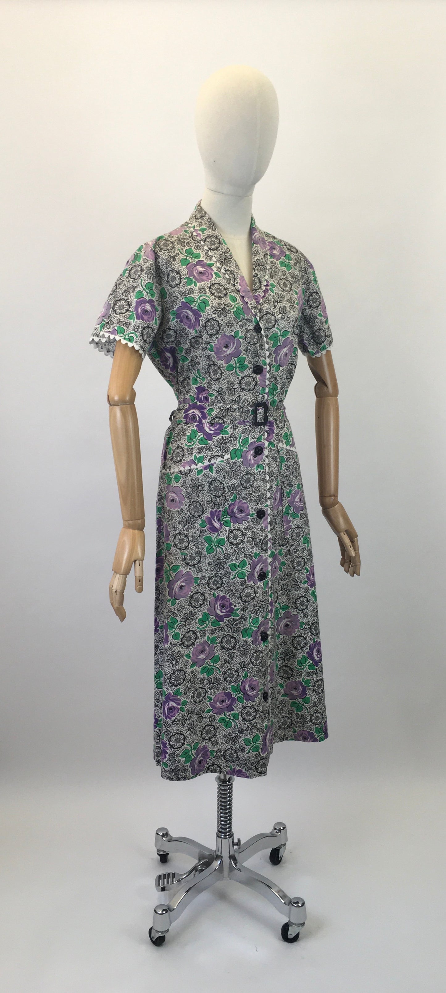 Original 1940's Darling Cotton Day Dress by ' Beverly Dee Frocks' - In A Lovely Purple, Green & Black Floral